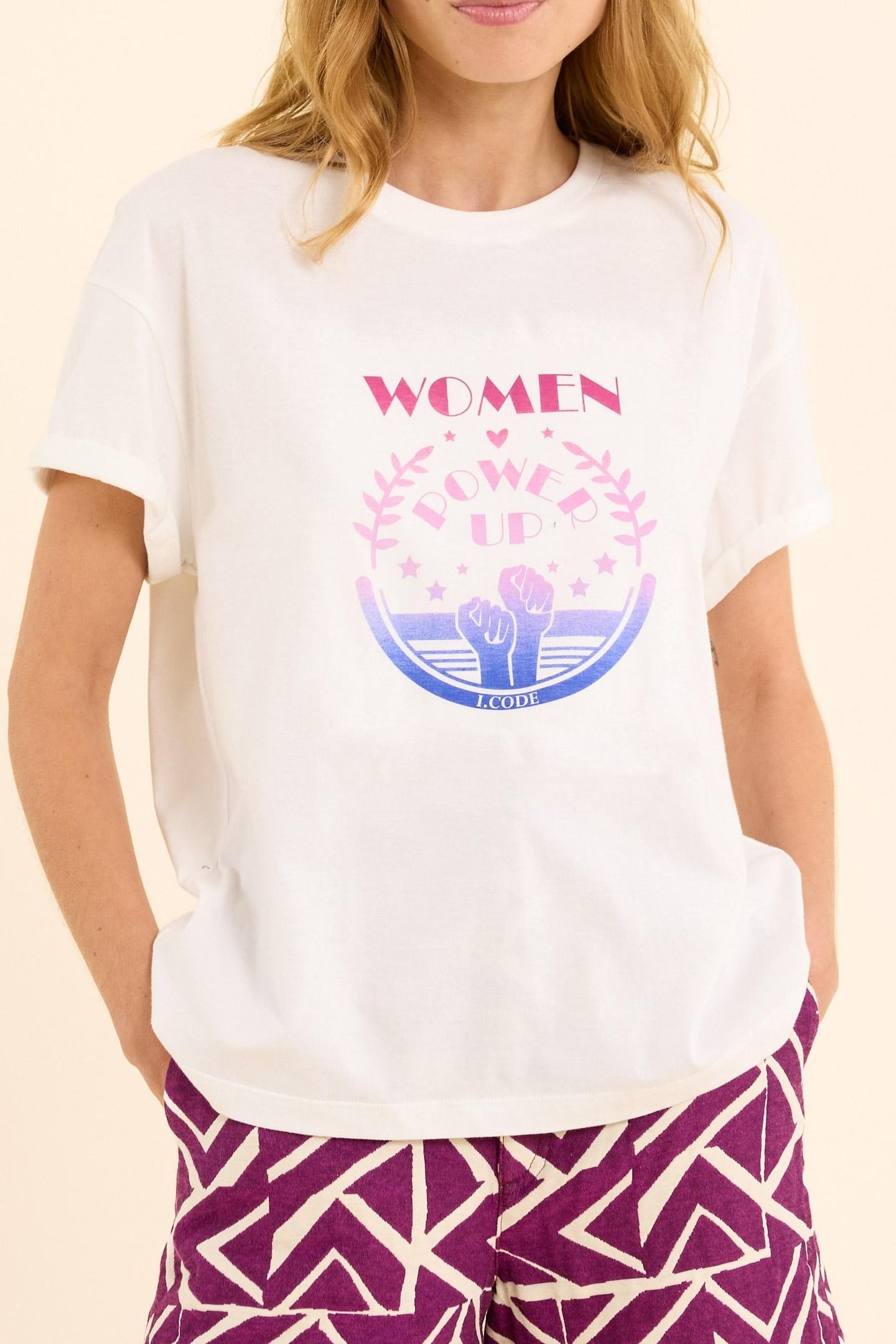 WHITE T-SHIRT WITH MESSAGE AND FISTS OFF-WHITE 1