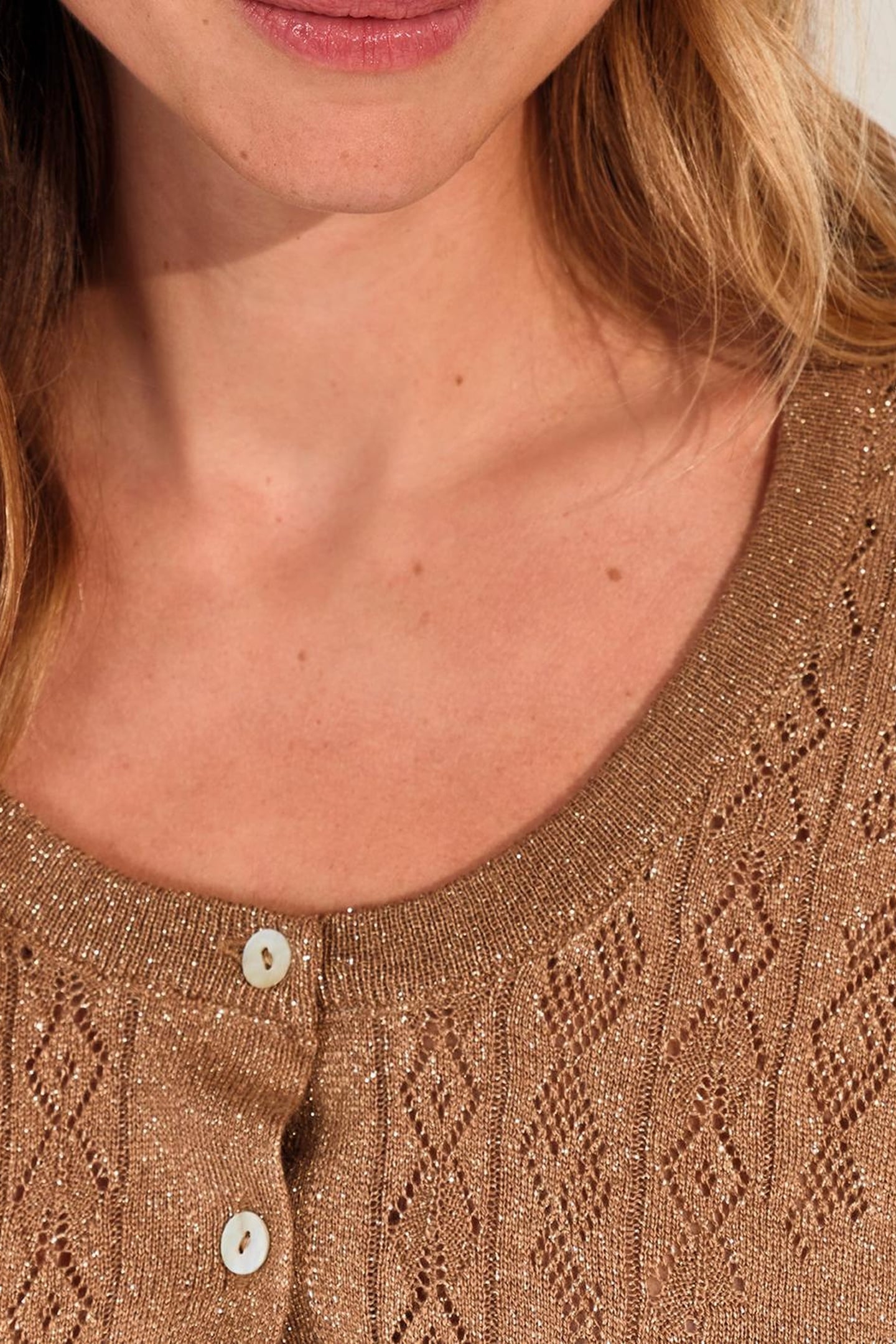 ABACA - WHITE CAP WITH GOLD MESSAGE EMBROIDERY 4