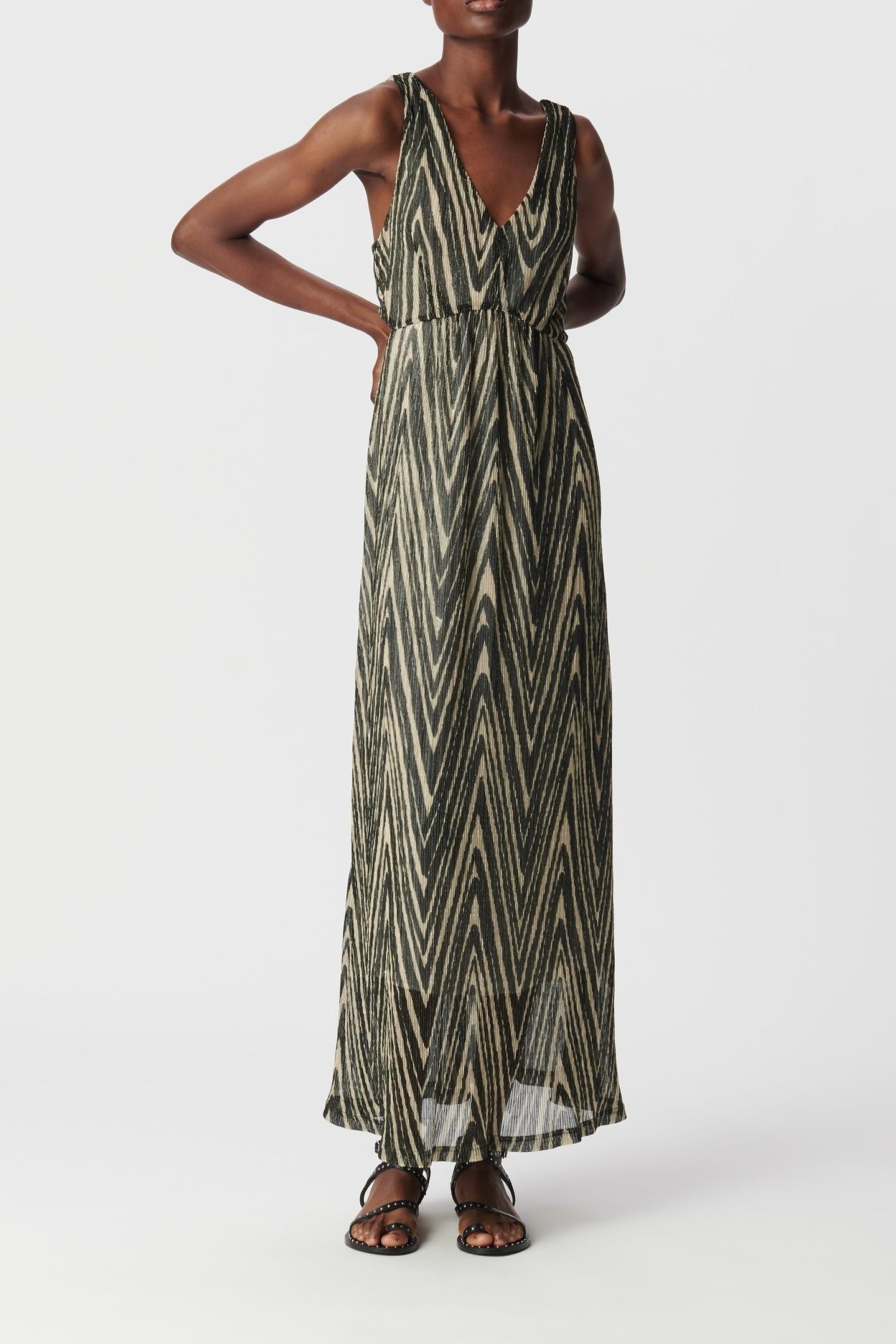 BLACK LONG DRESS WITH GOLD HERRINGBONE PATTERN 1