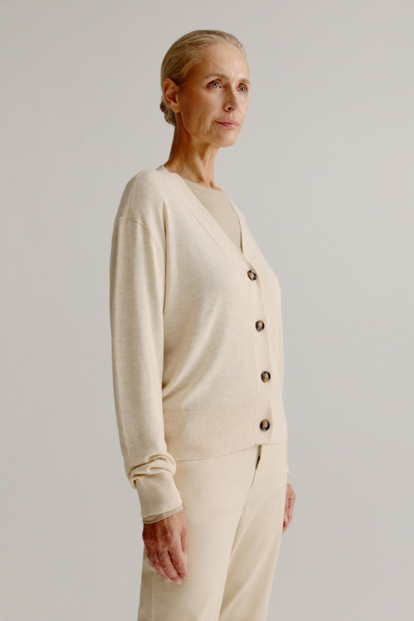 AUGUST CARDIGAN SAND 4