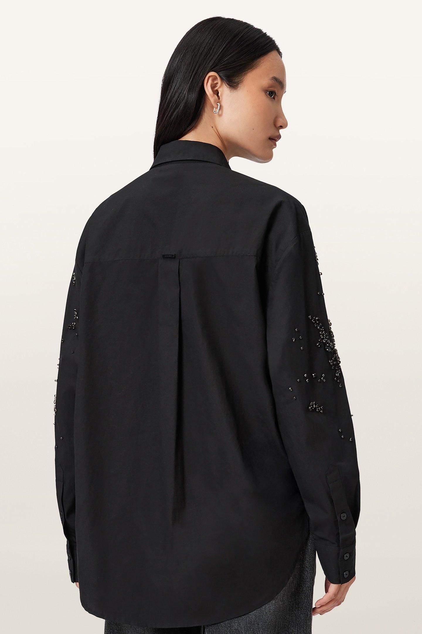 GEMI EMB SHIRT BLACK 5