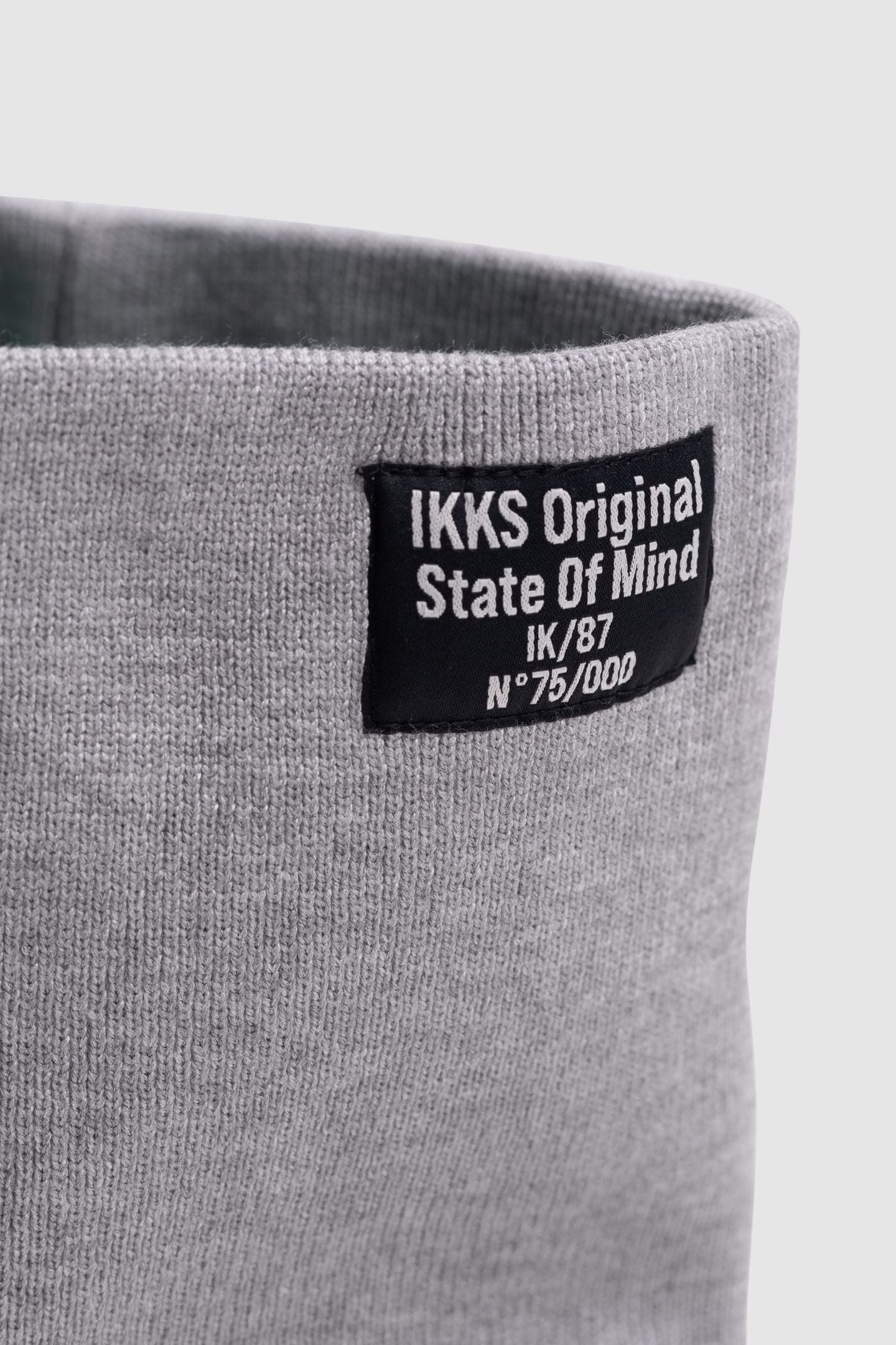 BOY'S GREY RECYCLED KNIT RUBBER LOGO SNOOD 4