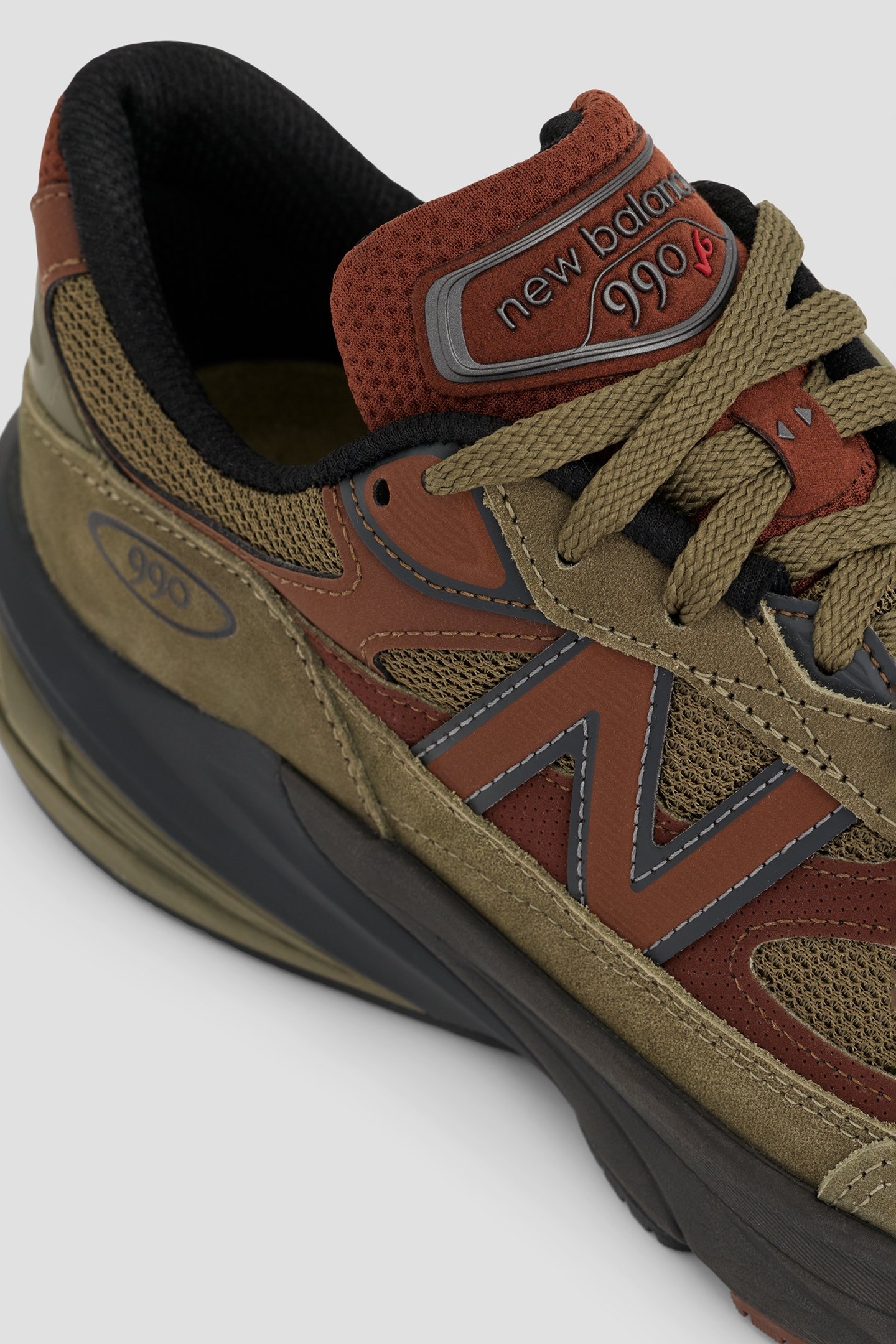 UNISEX MADE IN USA 990V6 DARK CAMO 3