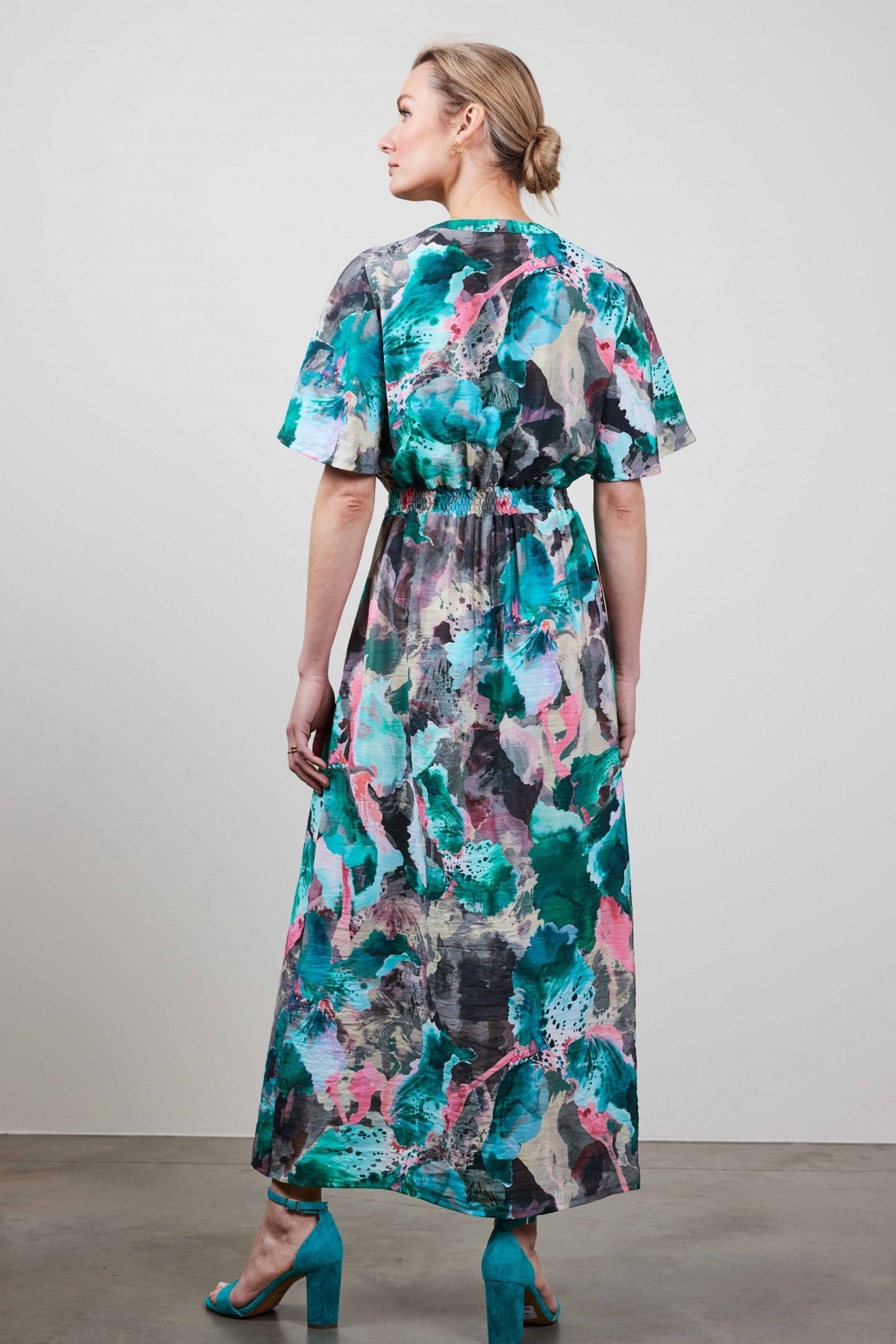 DRESS NOVA IN LIGHT GREY WITH DREAMSCAPE PRINT 4