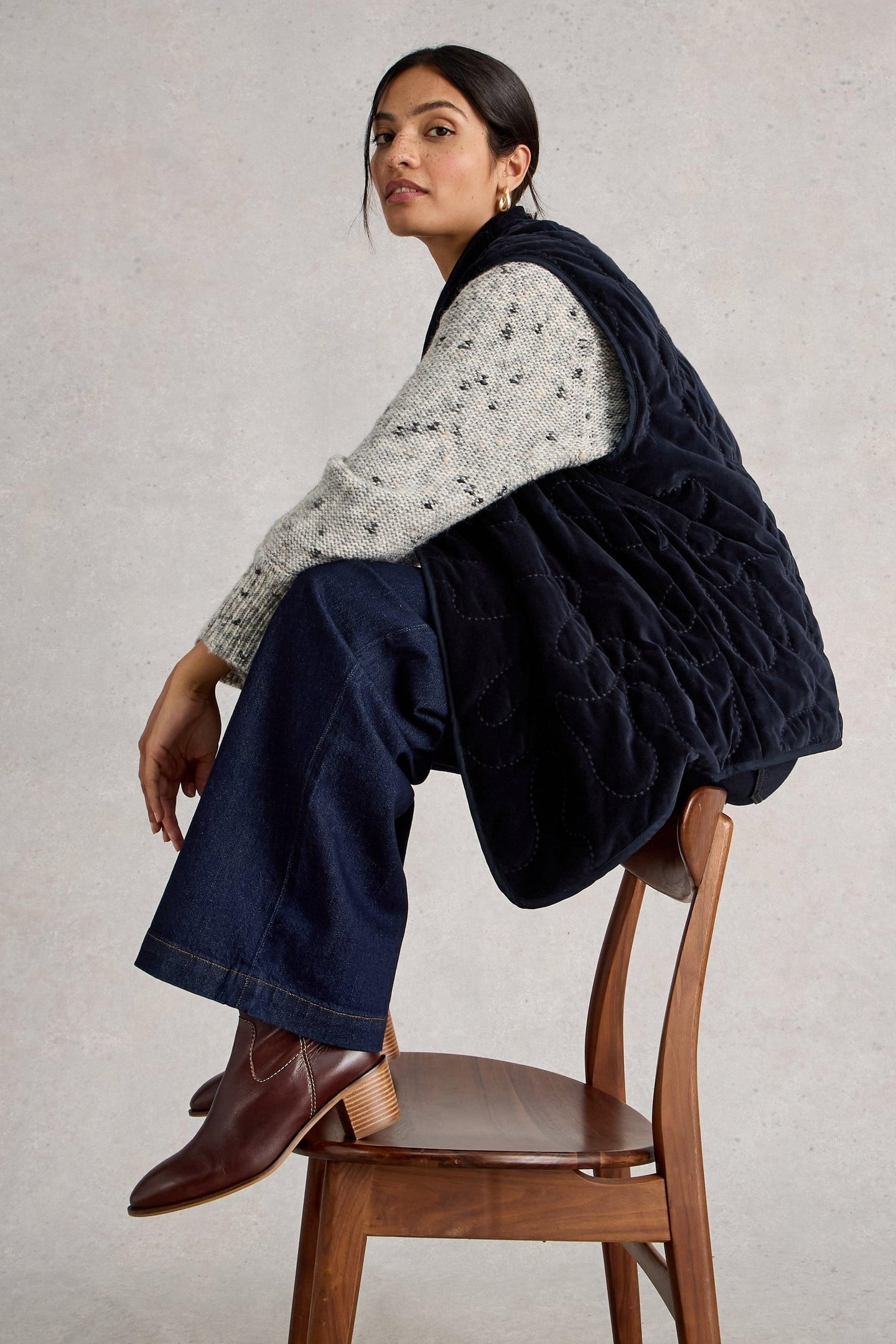 GIGI VELVET QUILTED GILET DARK NAVY 5