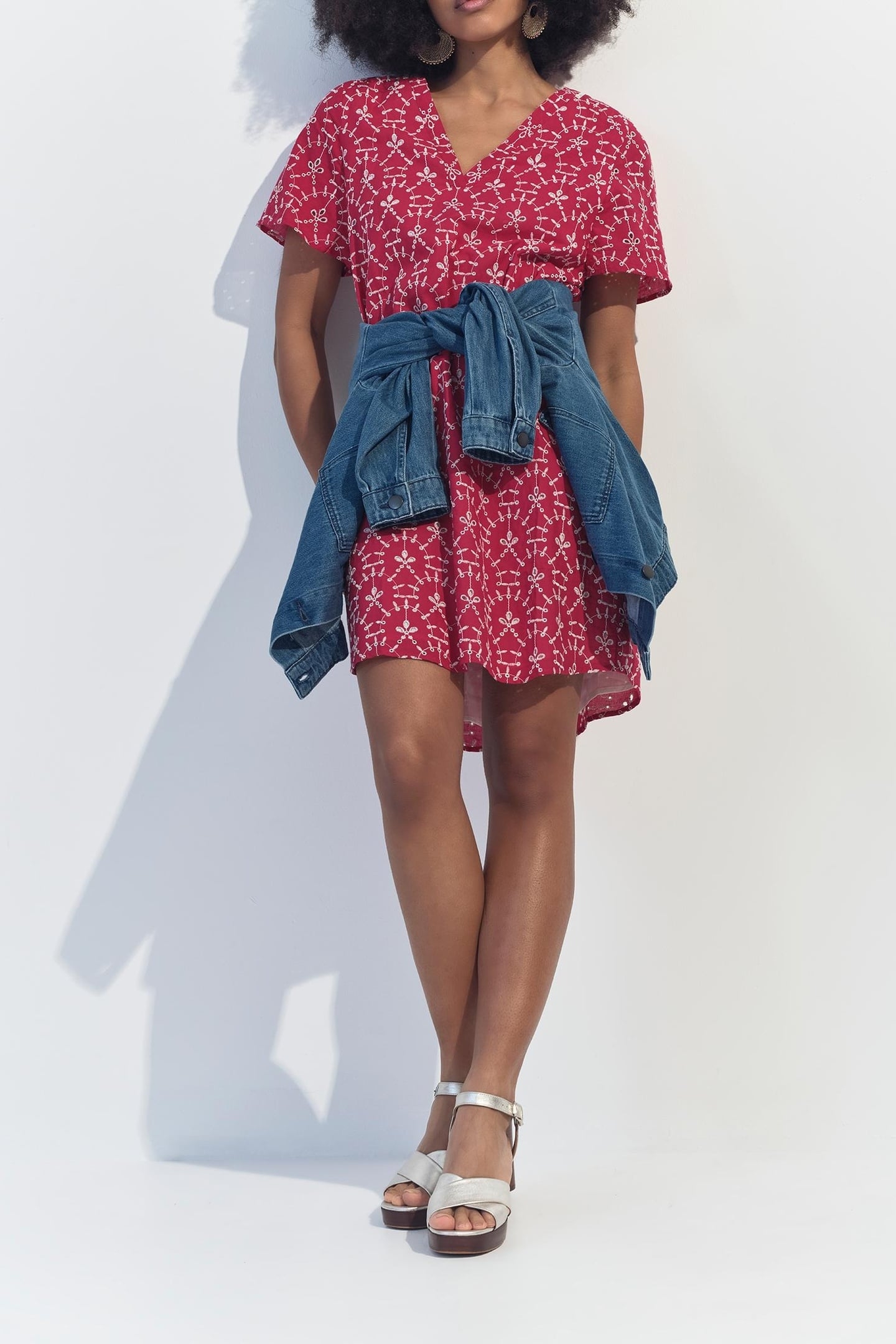 REKO - PINK DRESS WITH ALL-OVER EMBROIDERY 3