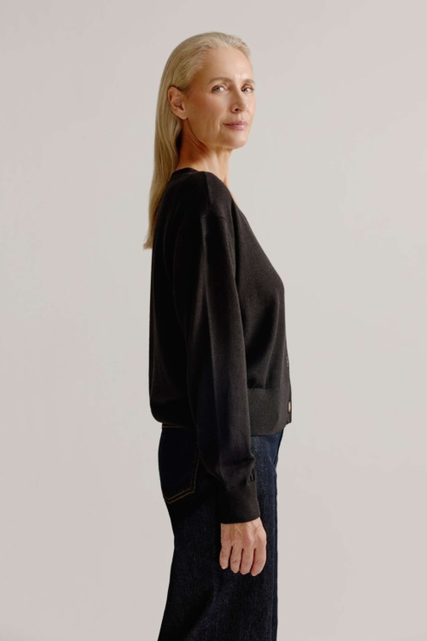 AUGUST CARDIGAN BLACK 4