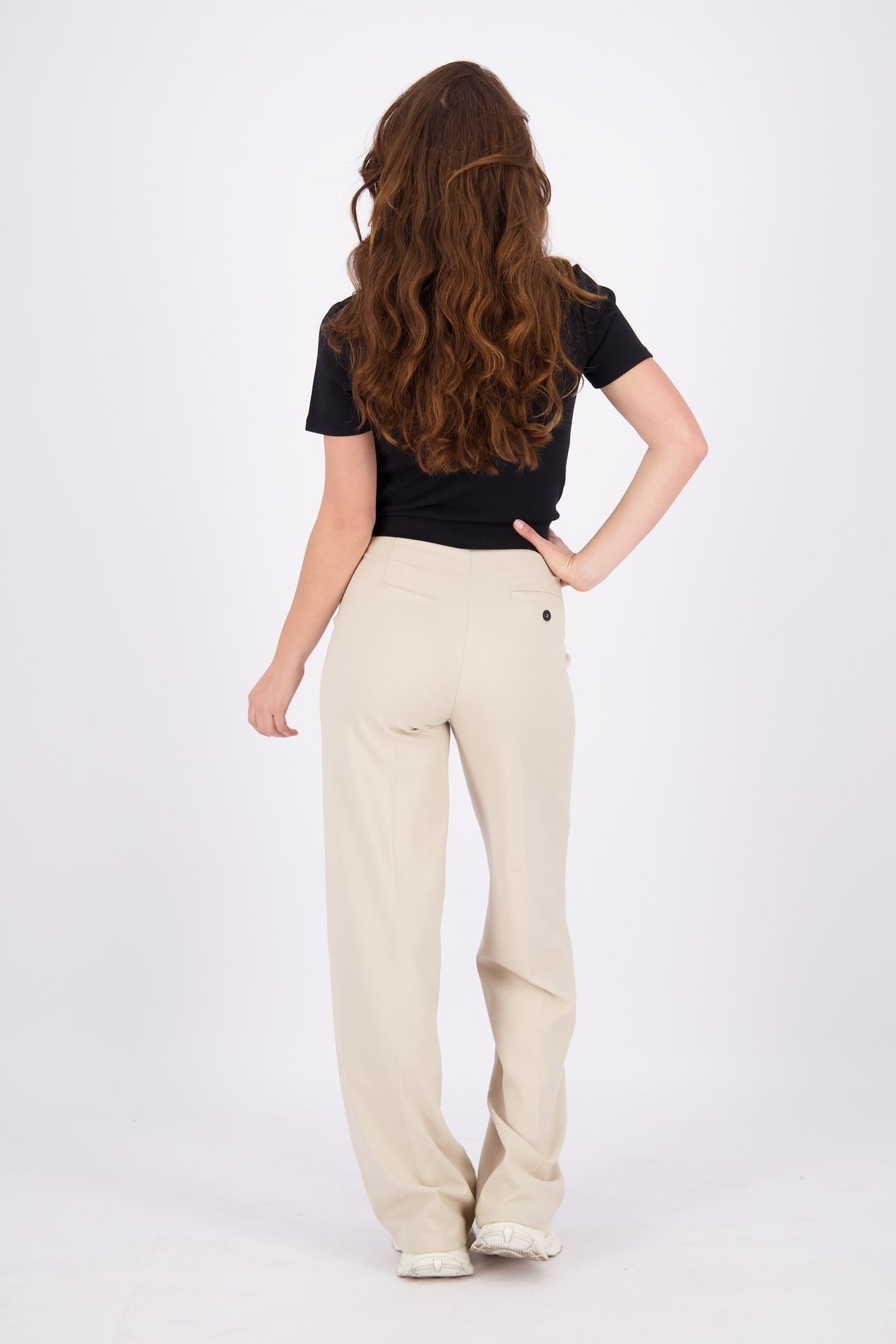 HANNELIE SHORT SLEEVE DEEP BLACK 4