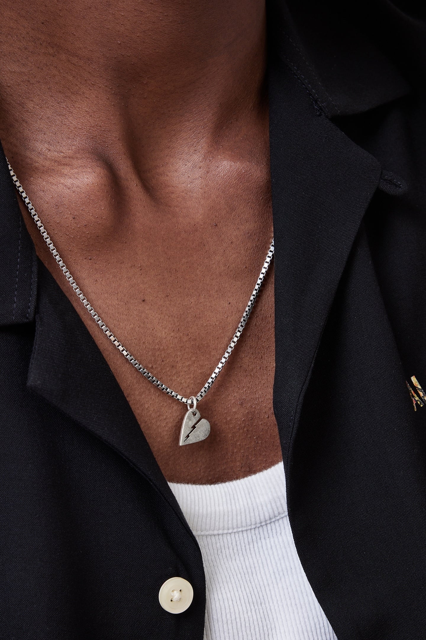 BYRON HEART NECKLACE WARM SILVER 5