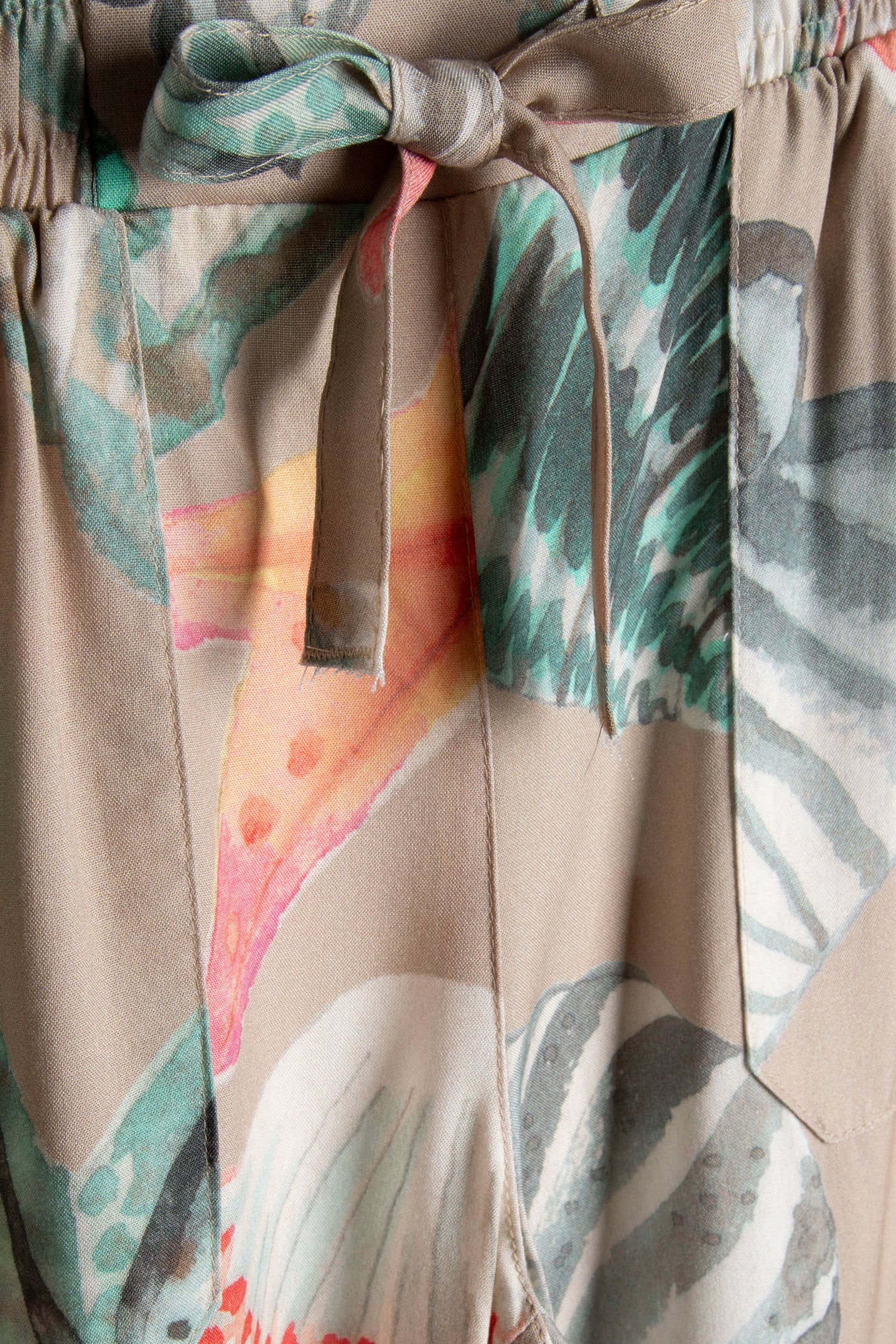 PANTS BREEZER IN FEATHER GREY WITH OCEAN TREASURES XL PRINT 4