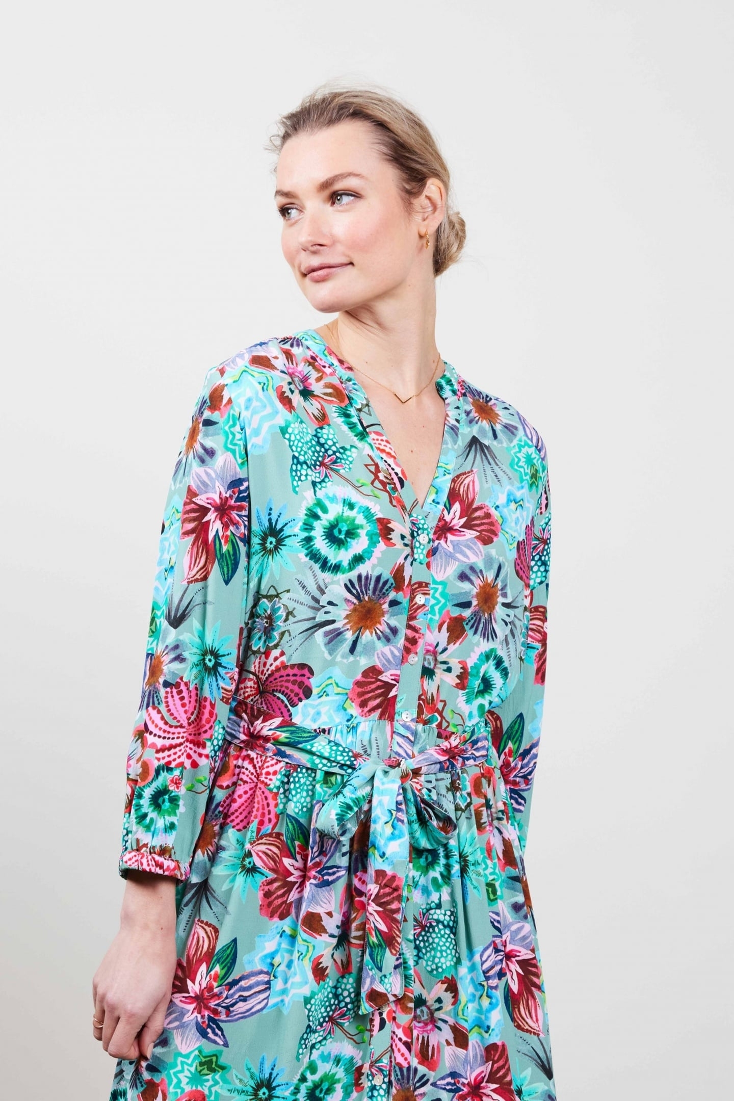 DRESS MELODY IN GRANITE GREEN WITH FLORAL MEDLEY PRINT. 2