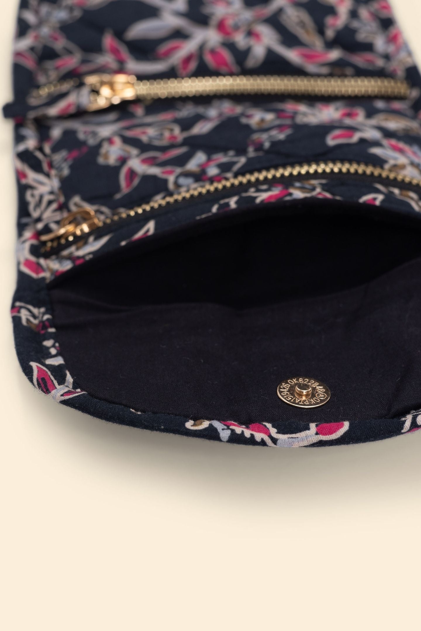 INDIAN PRINT BLACK CLUTCH BAG BLACK 4