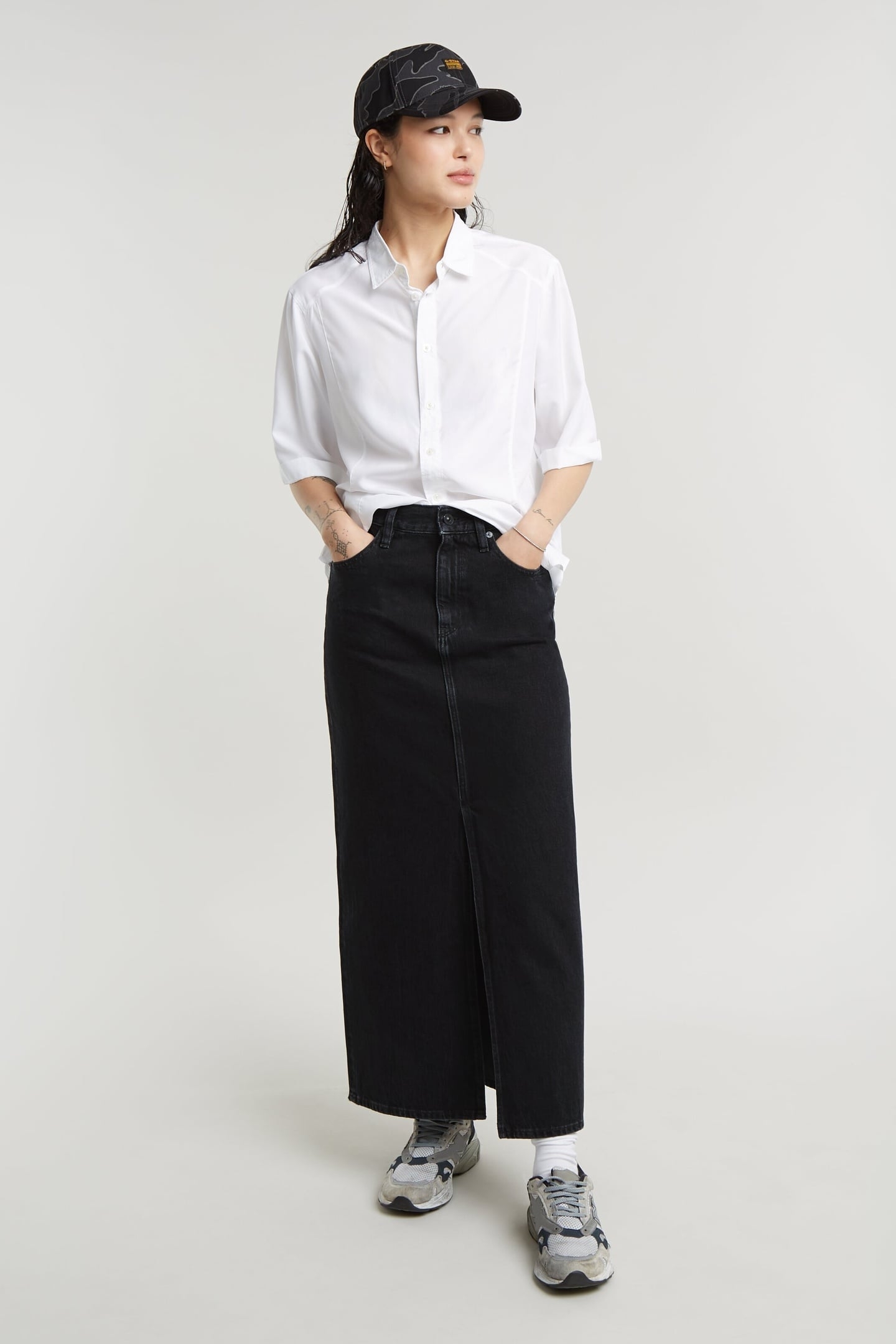 VIKTORIA LONG SKIRT WORN IN BLACK OBSIDIAN 1