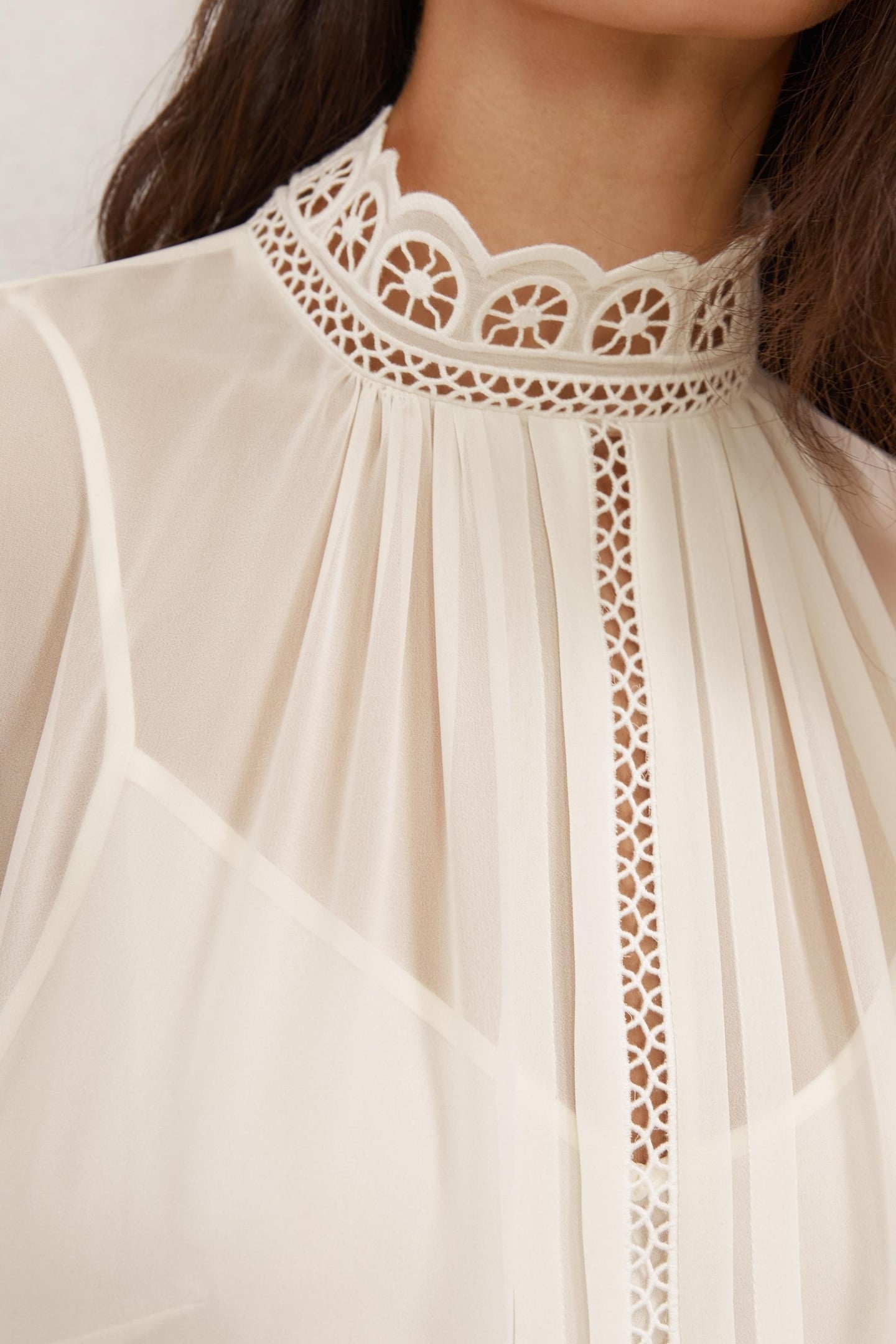 LACE COLLAR BLOUSE CREAM 6