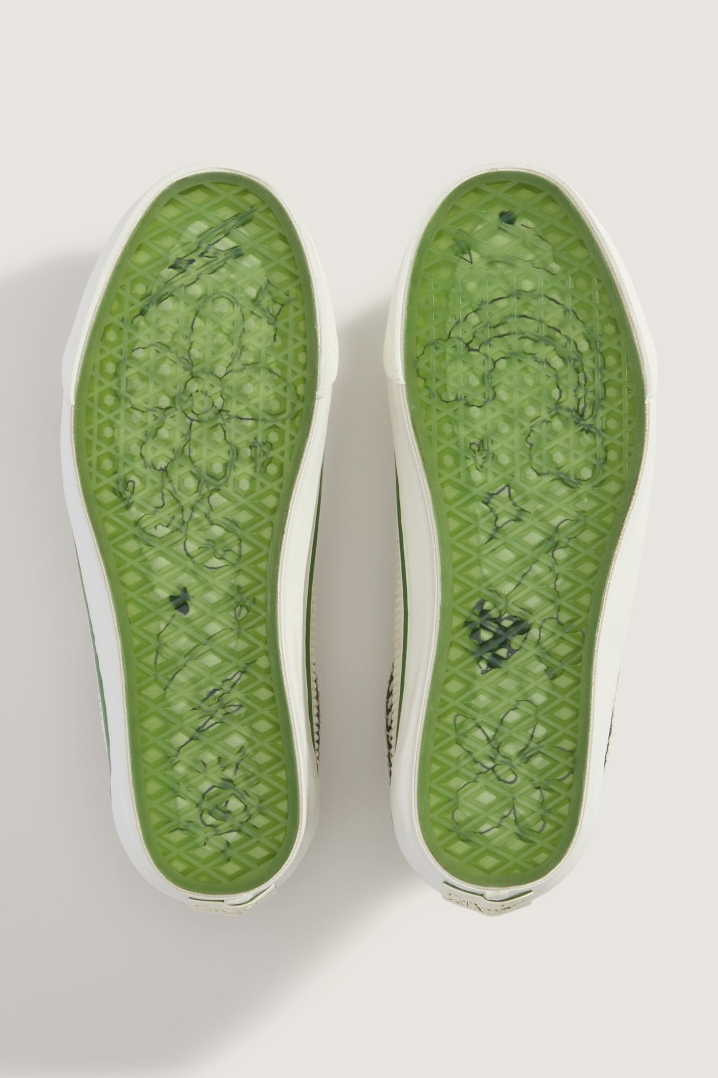 LX OLD SKOOL CHARMS CREAM 6