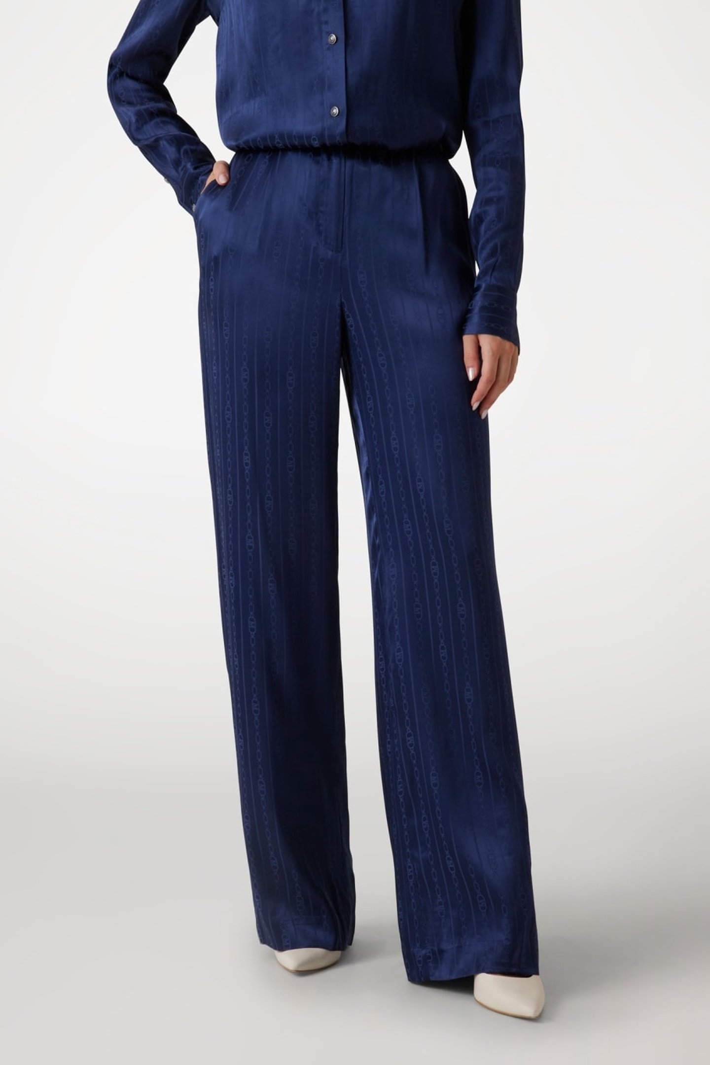 MARCIANO BY GUESS STELLA STRAIGHT PANT NAVY MONOGRAM 3
