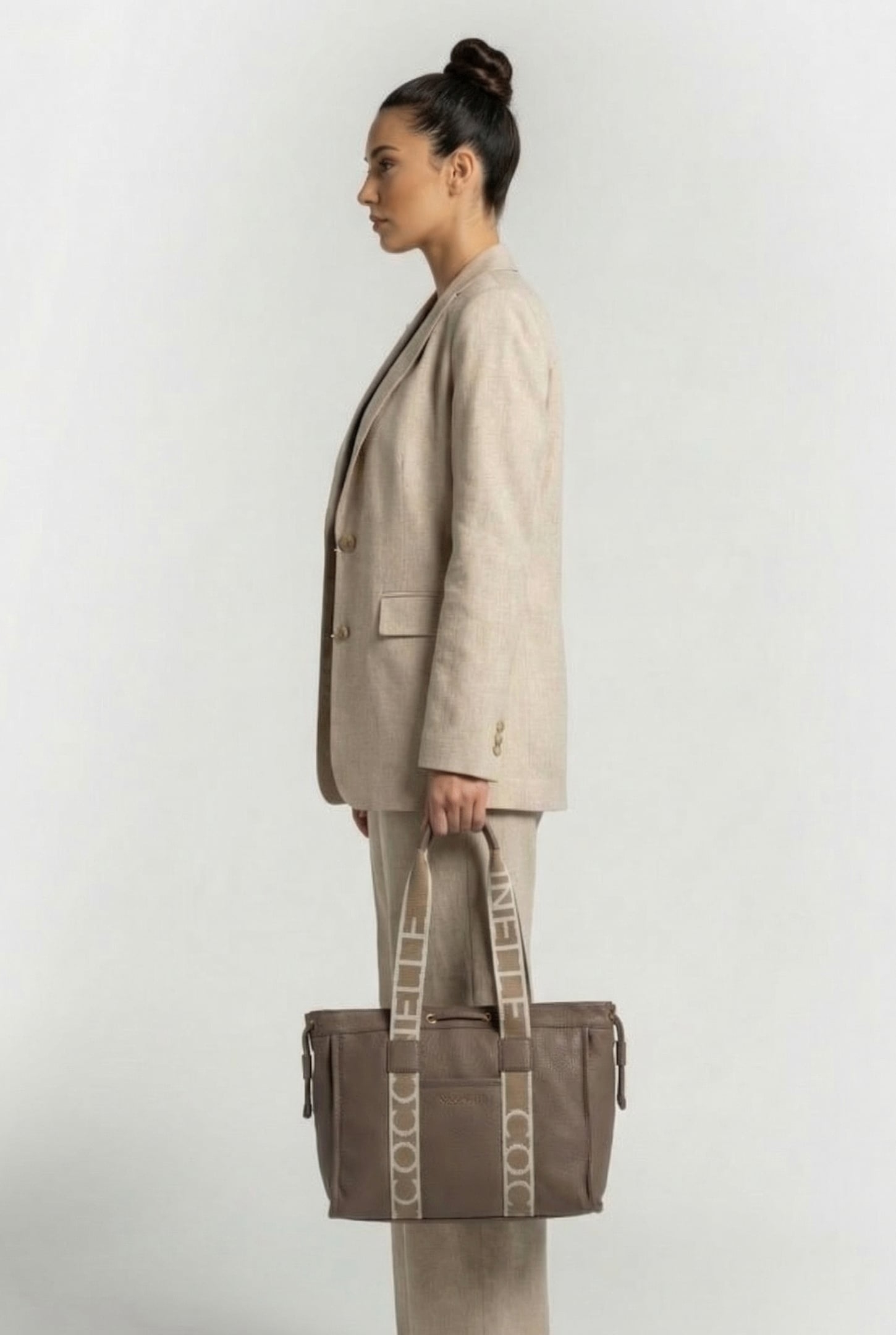 GRAINED LEATHER SIGNATURE TOTE BAG 1