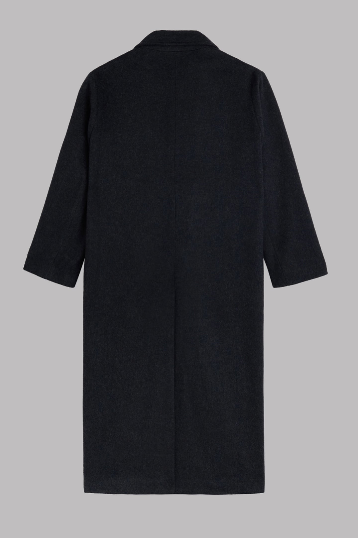 THE BLACK WOOL COAT 5