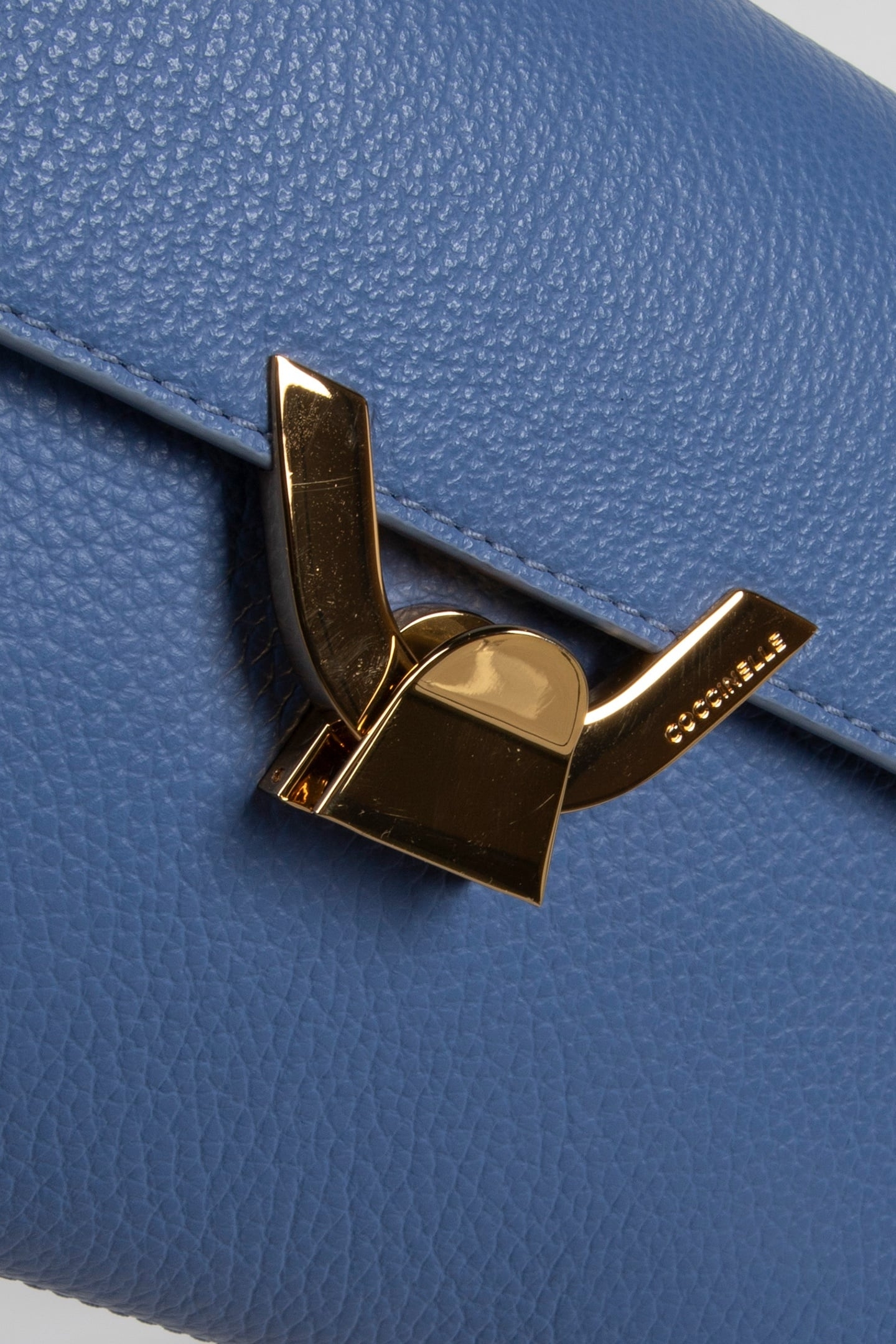 RECTANGLE SHOULDER BAG IN LIGHT BLUE 5