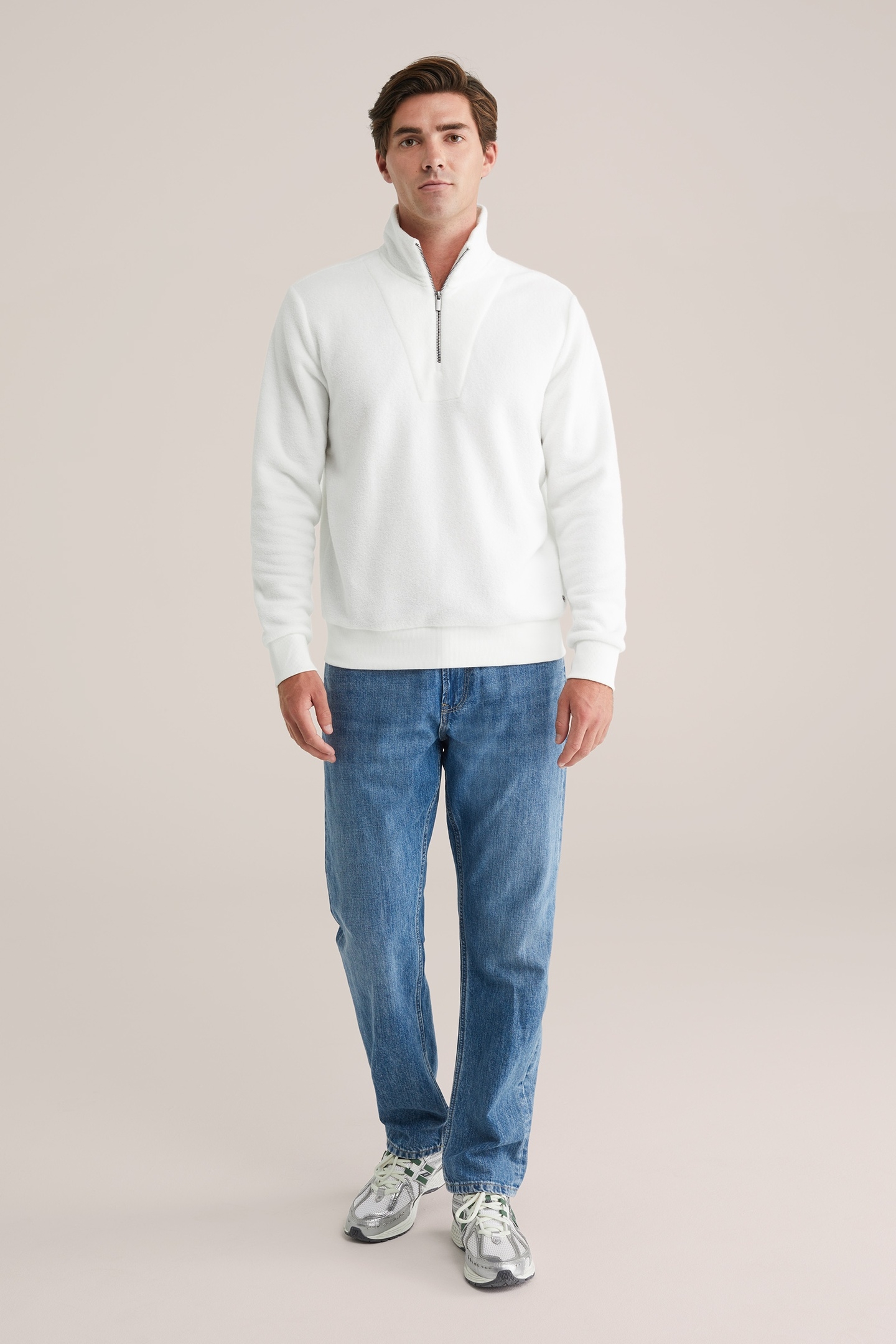 HALFWAY ZIPPER WHITE 3