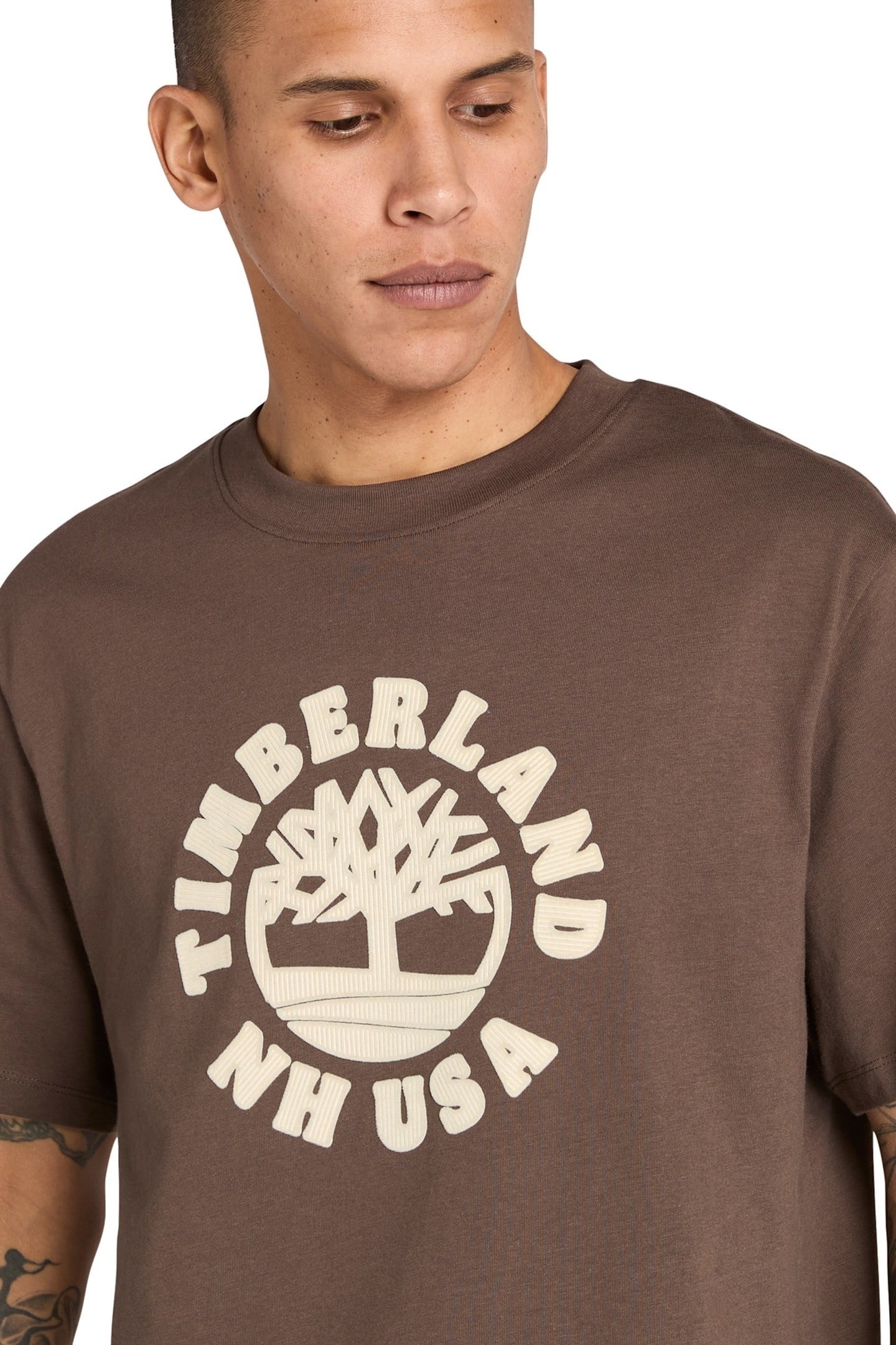 HOLIDAY FRONT GRAPHIC SS TEE CHOCOLATE BROWN 4