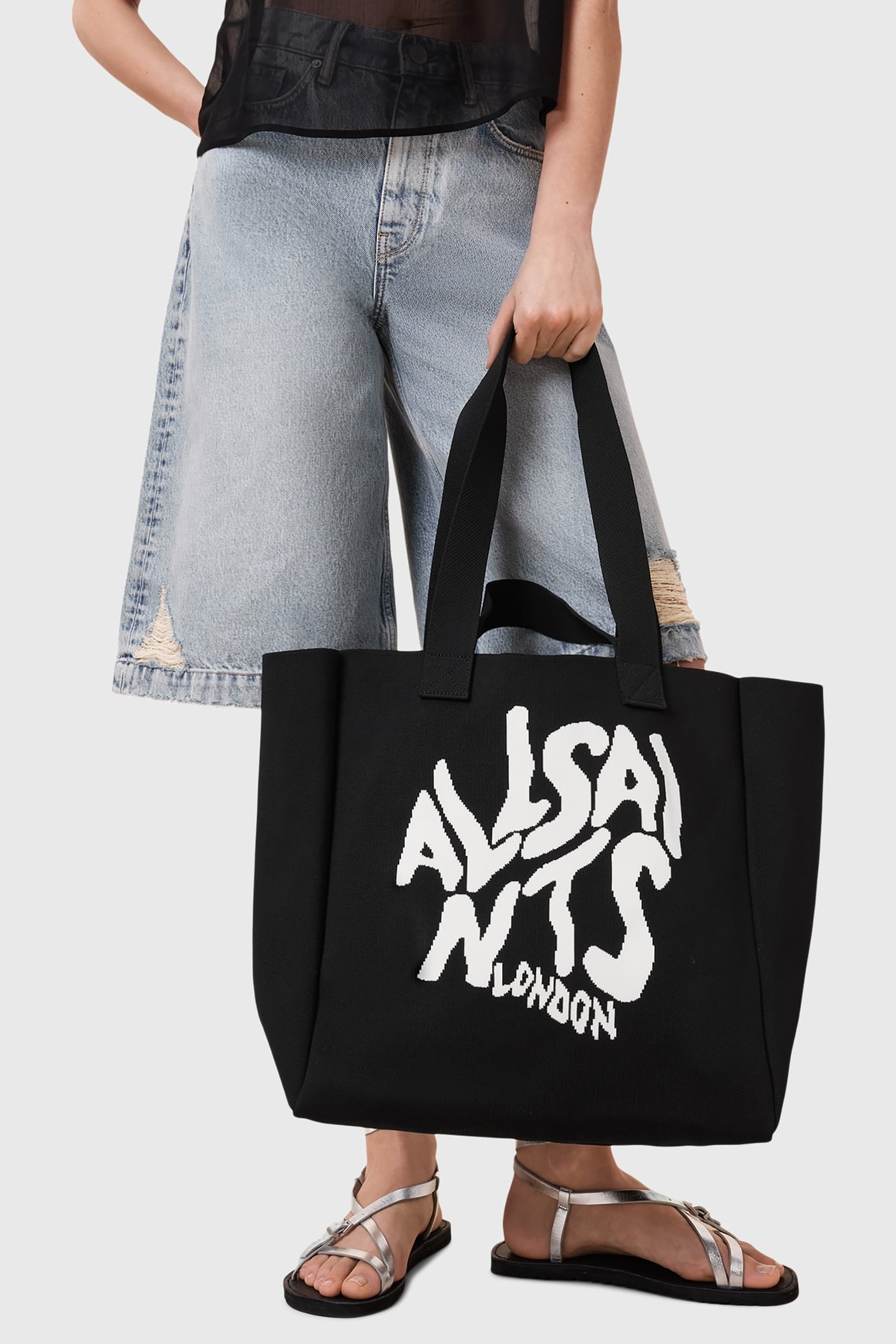 IZZY ORLANDO EW TOTE BLACK 1