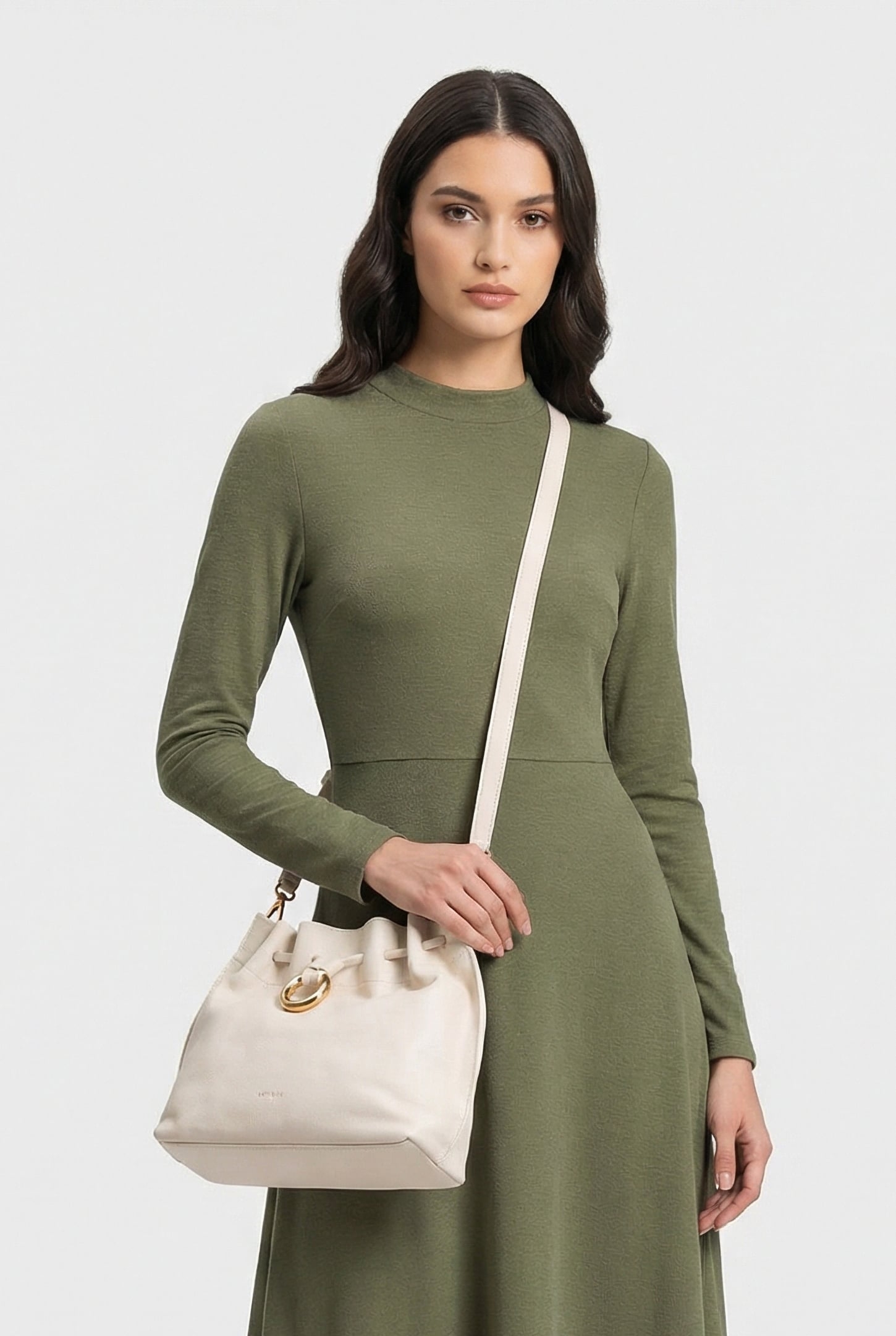 GRAINED LEATHER CROSS BODY BAG IN CREAM 1