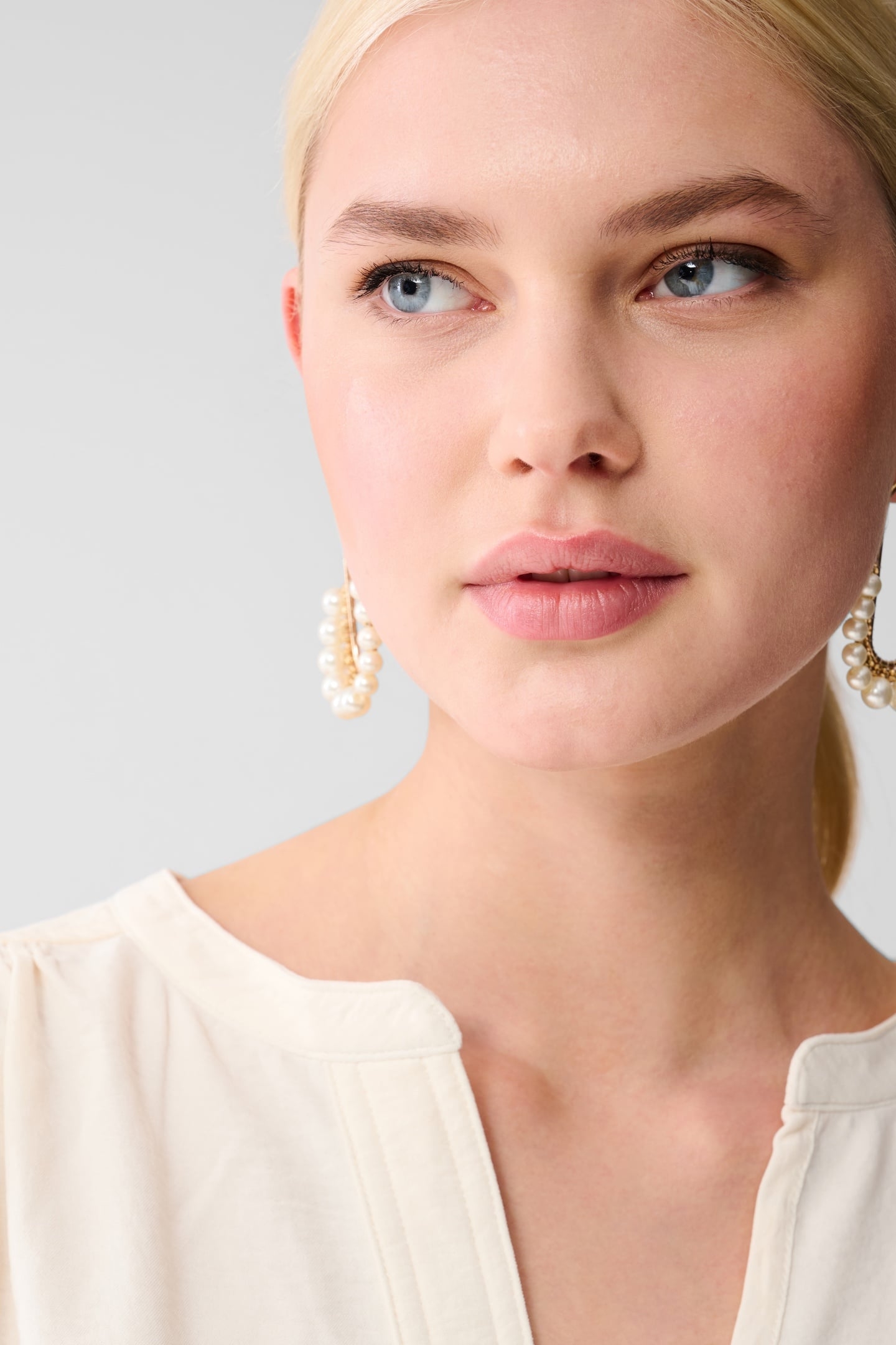 LA-SBTWIST SHORT SLEEVE TOP OFFWHITE 6