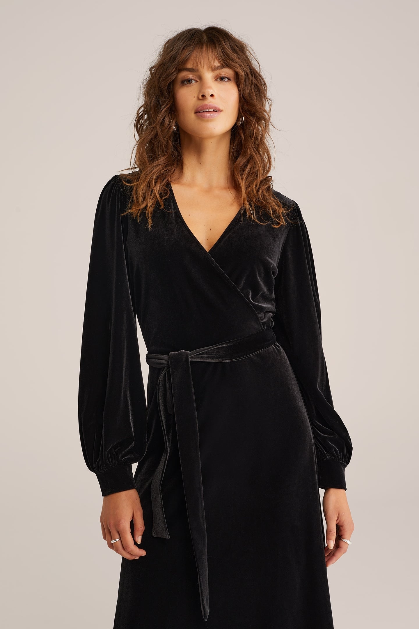 DRESS MID LENGTH BLACK 4