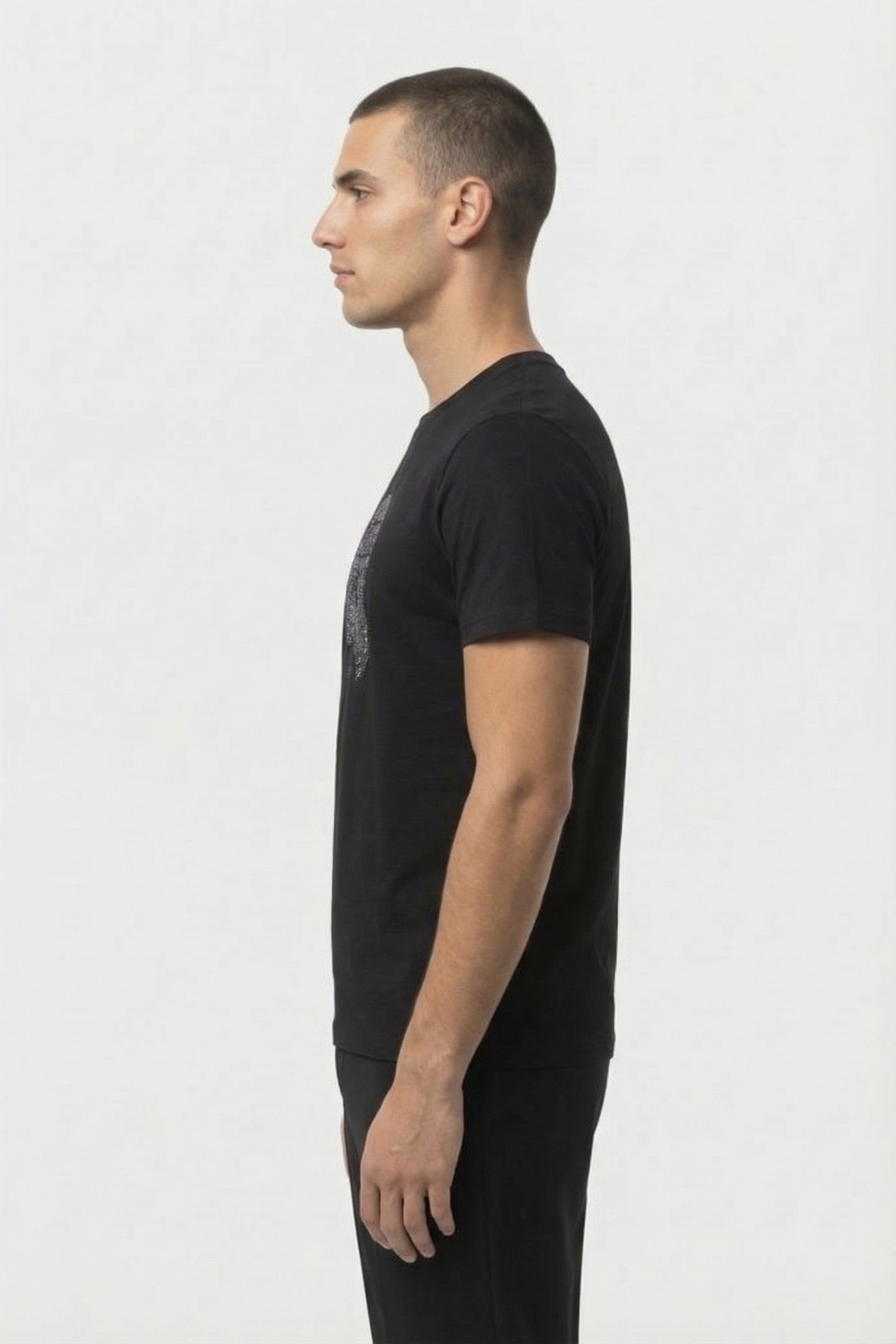 BLACK T-SHIRT CREWNECK 3