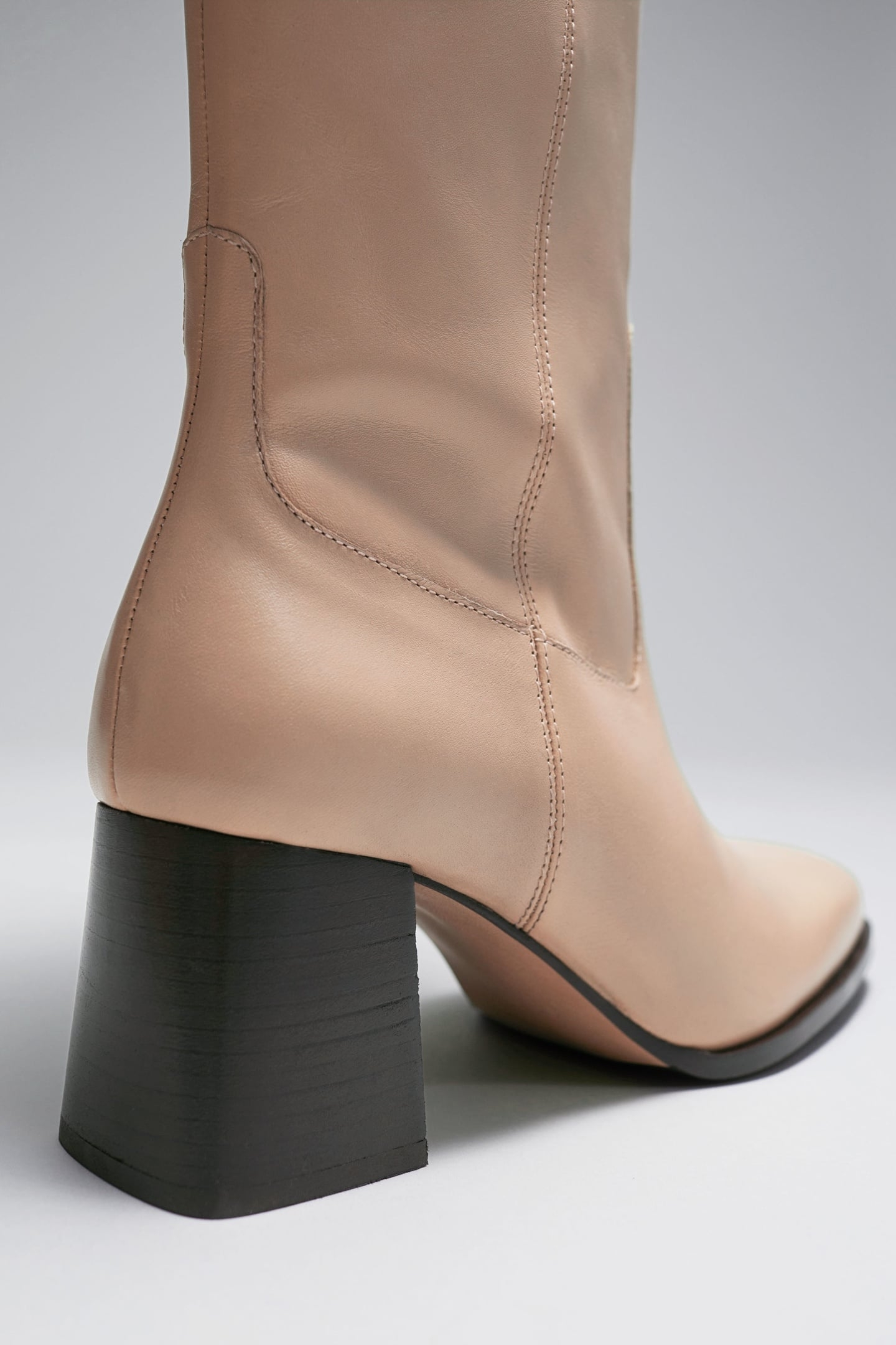 PIXIE BOOT HEEL BEIGE 3