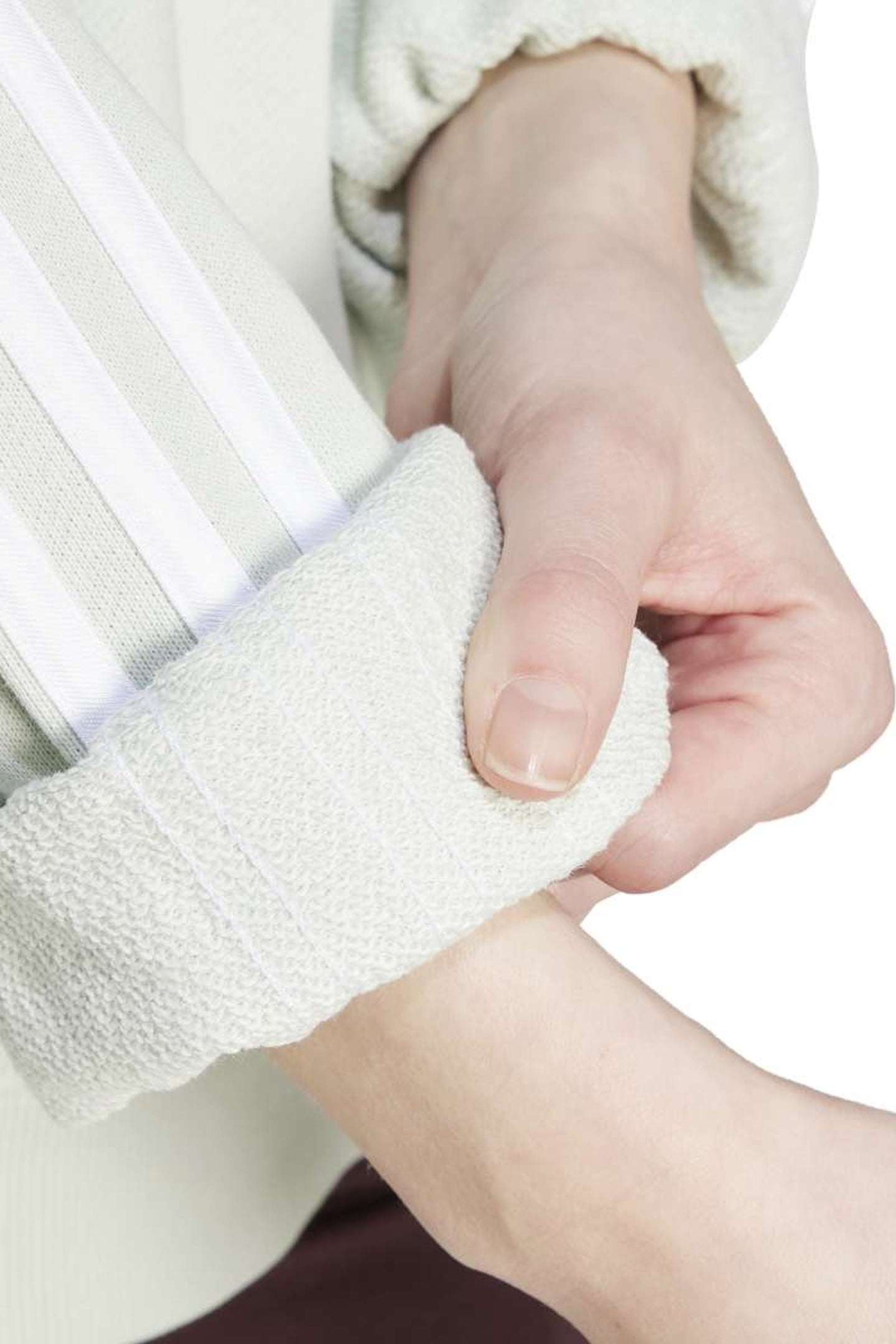 SPORTSWEAR ESSENTIALS 3-STRIPES SWEATSHIRT 6