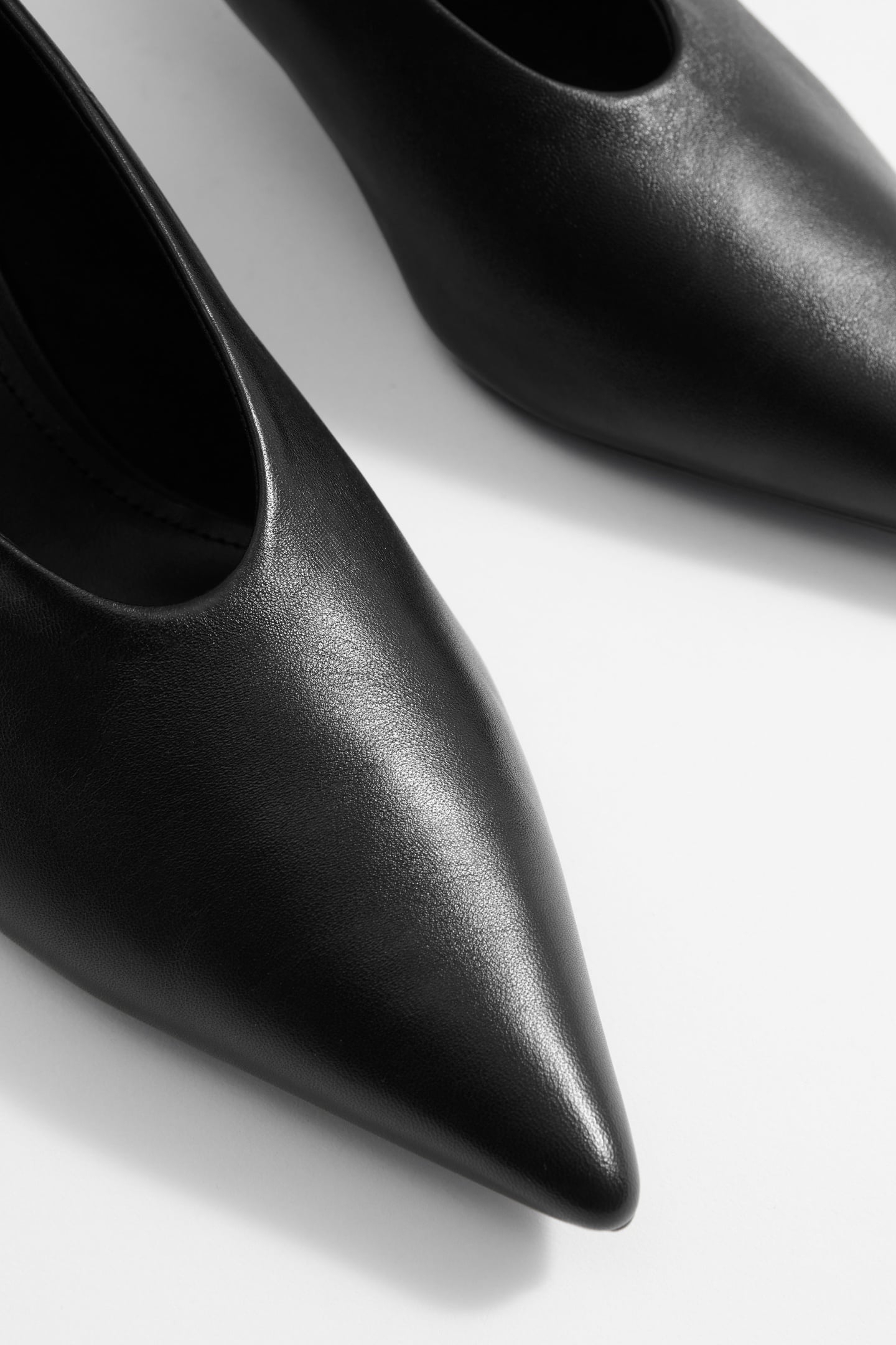 CARA PUMP BLACK 3