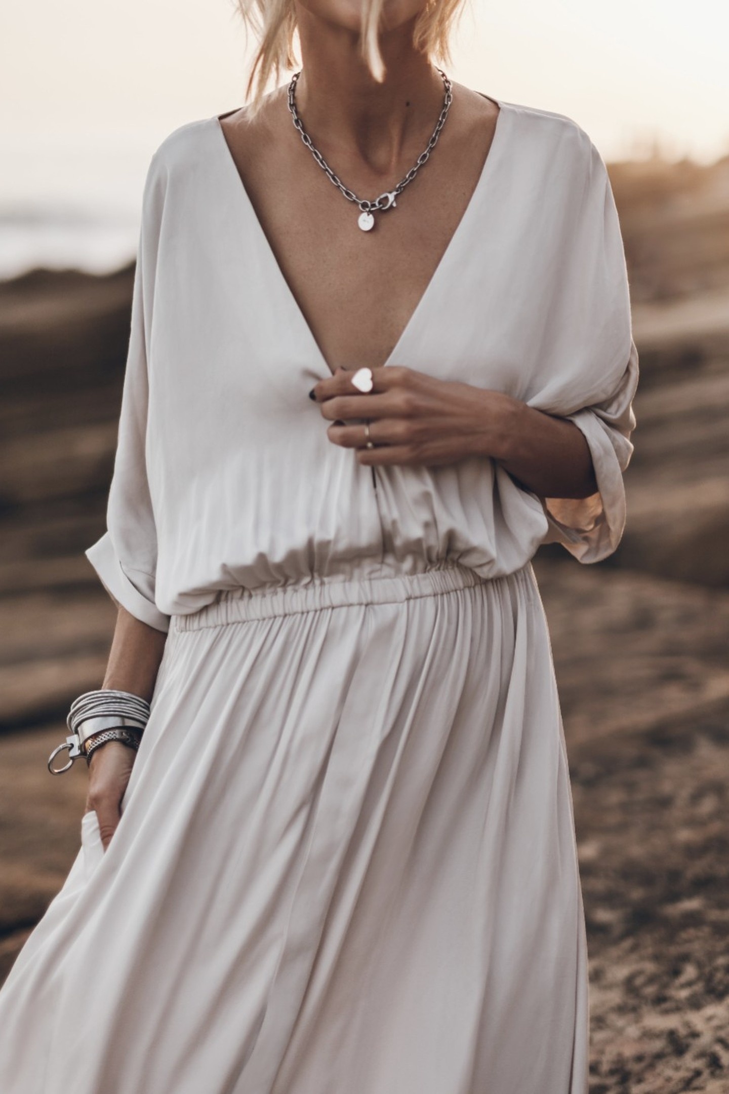 THE LIGHT LONG CHILL DRESS WHITE 2