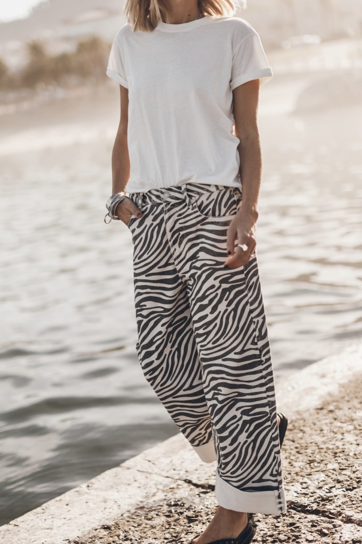 THE ZEBRA BAGGY JEANS BLACK 1