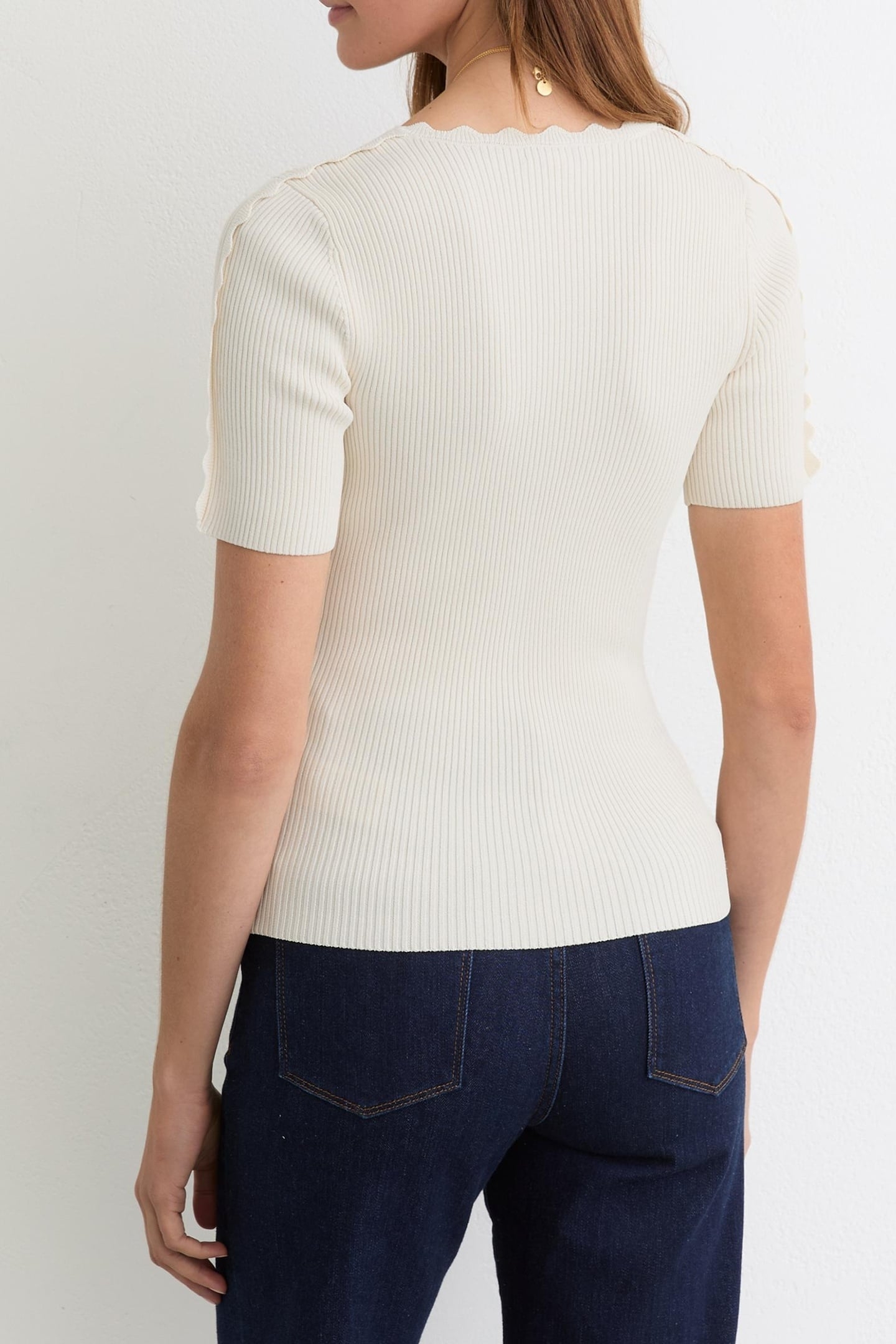 SCALLOP EDGE TOP IVORY 3