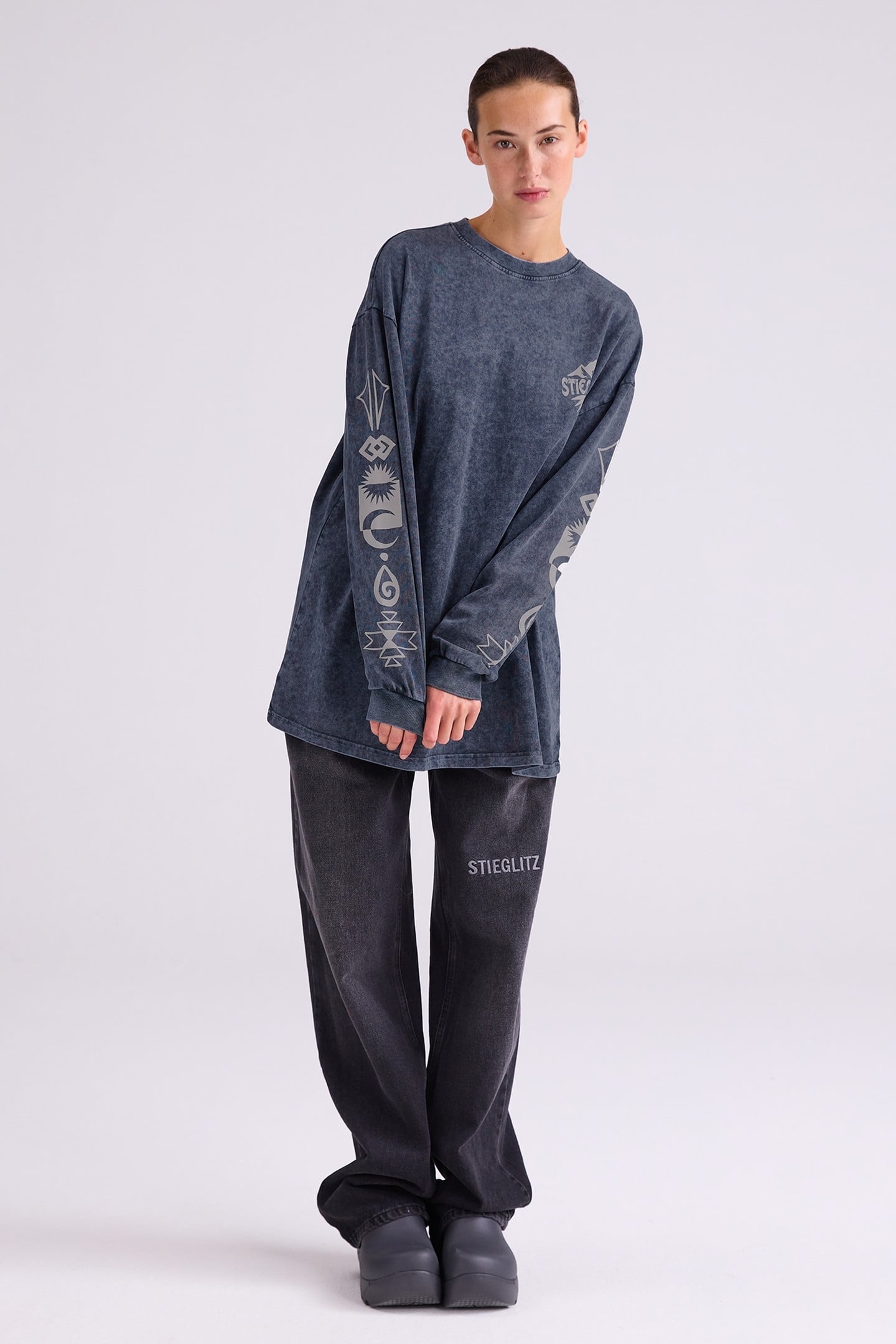 BENJAMIN SKATE LONGSLEEVE BLACK 3