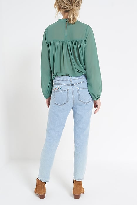 JEAN BOYFIT BLEACHED CROPPED BLEACH 3