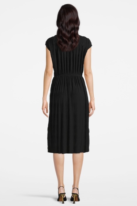 WAVE PLISSÉ DRESS BLACK 2