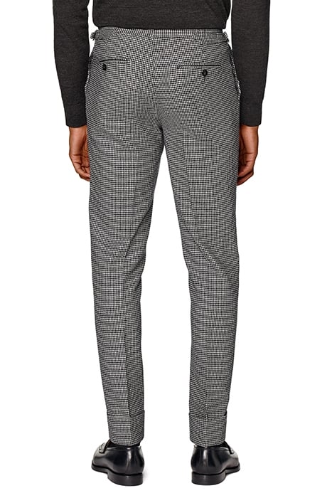 BLACK HOUNDSTOOTH THREE-PIECE HAVANA SUIT 5