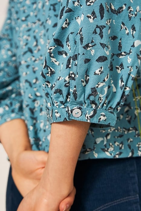 BENNIE TIE HEM SHIRT TEAL PRINTED 4