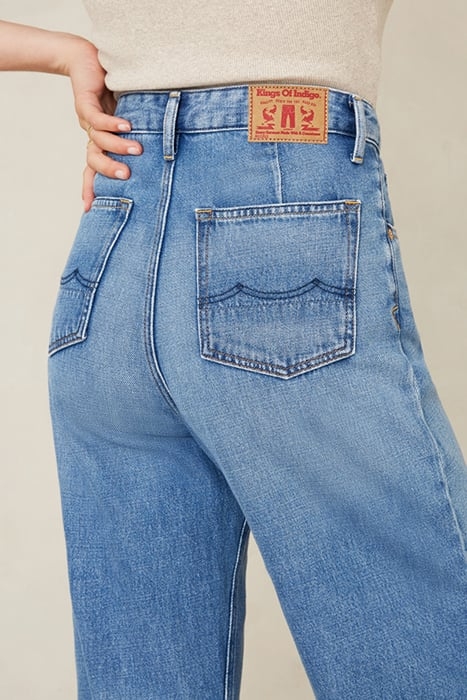 LEILA CROPPED CLEAN MID VINTAGE 4