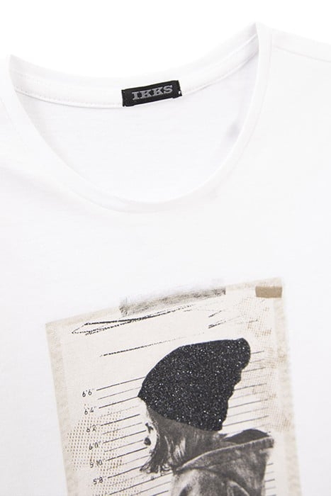 GIRLS’ OFF-WHITE COTTON T-SHIRT WITH GIRL IN BEANIE IMAGE 5