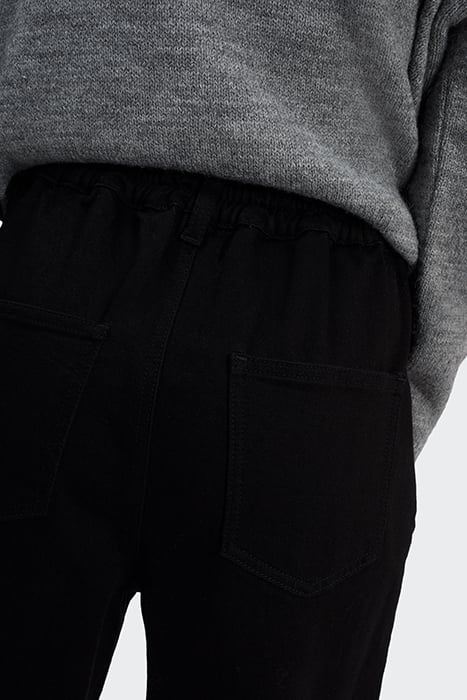 BLACK ELASTICATED WAIST BOYFIT JEANS 6