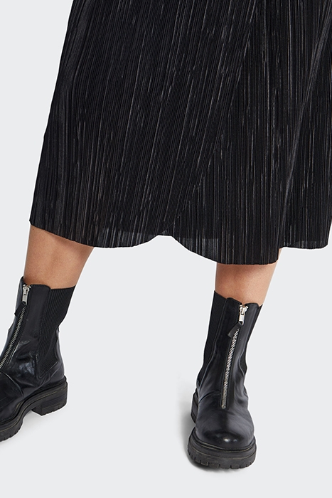 BLACK MICRO-PLEAT LONG DRESS 6