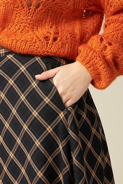 FLARED CHEQUERED SKIRT BLACK 4