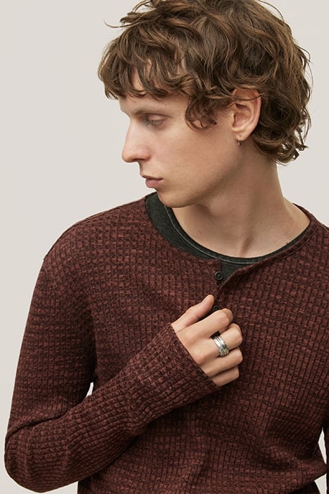 HAYES REGULAR FIT LS HEN LEY WITH TEXTUR MERLOT 2