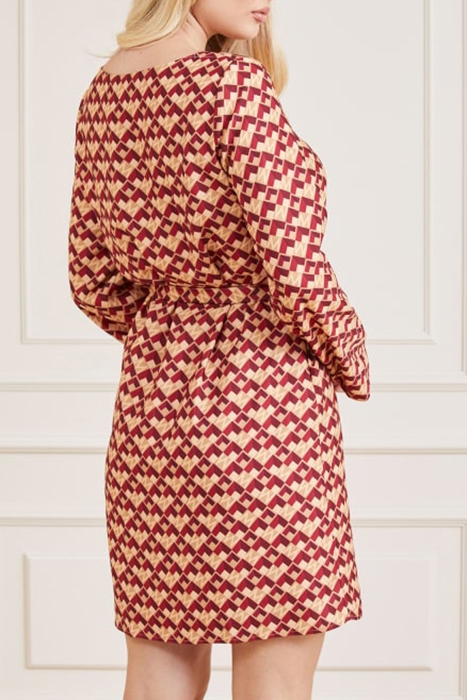 GEOMETRIC LOGO BOXY GEOMETRIC LOGO BURGU 2