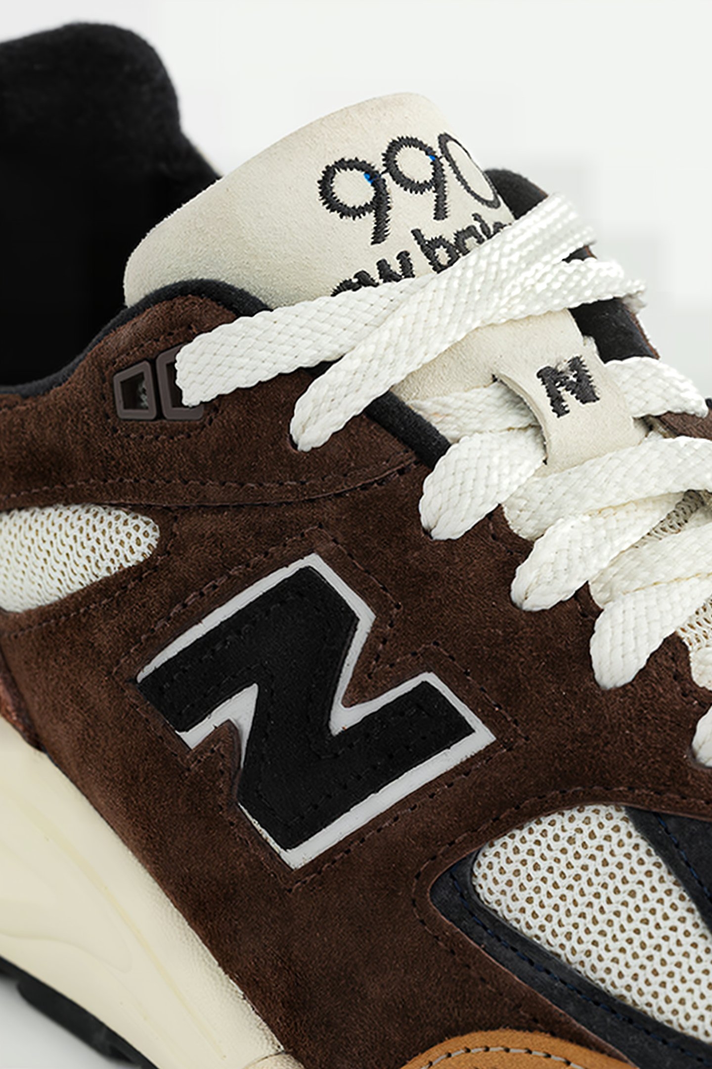 M990BB2 SNEAKERS IN BROWN 7