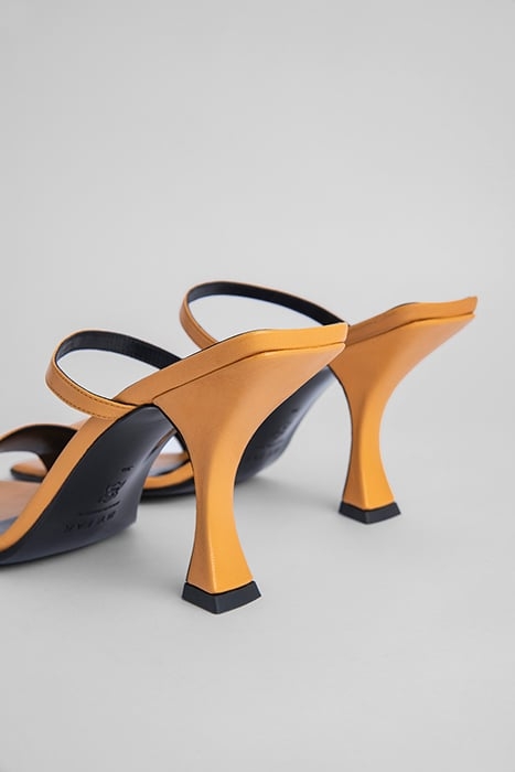 NAYLA HONEY GLOSS LEATHER HONEY 4